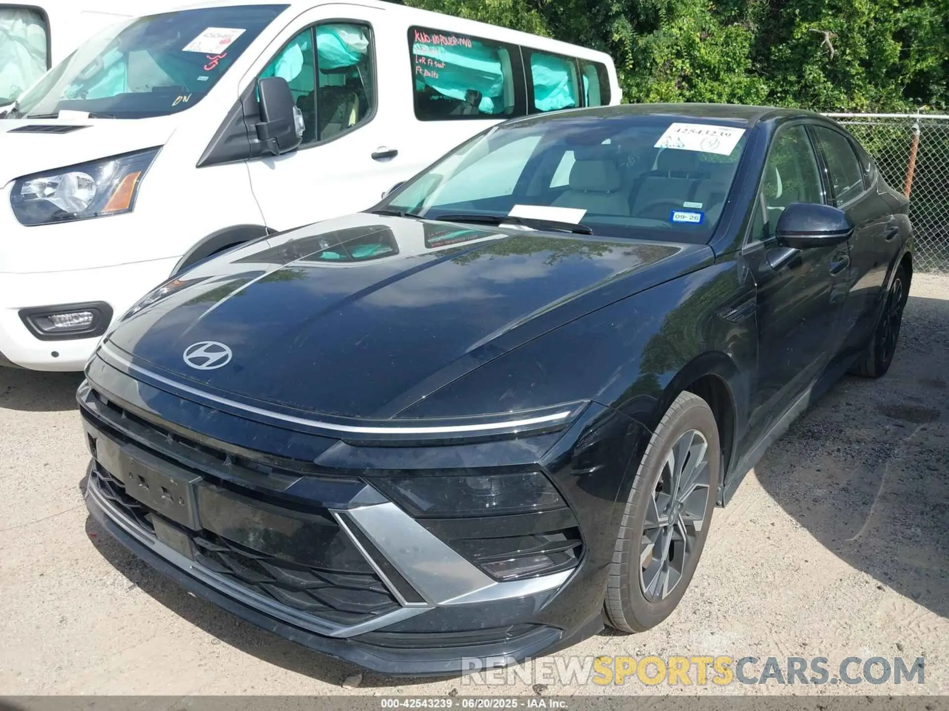 2 fotografías del automóvil dañado KMHL64JA1SA437721 HYUNDAI SONATA 2025