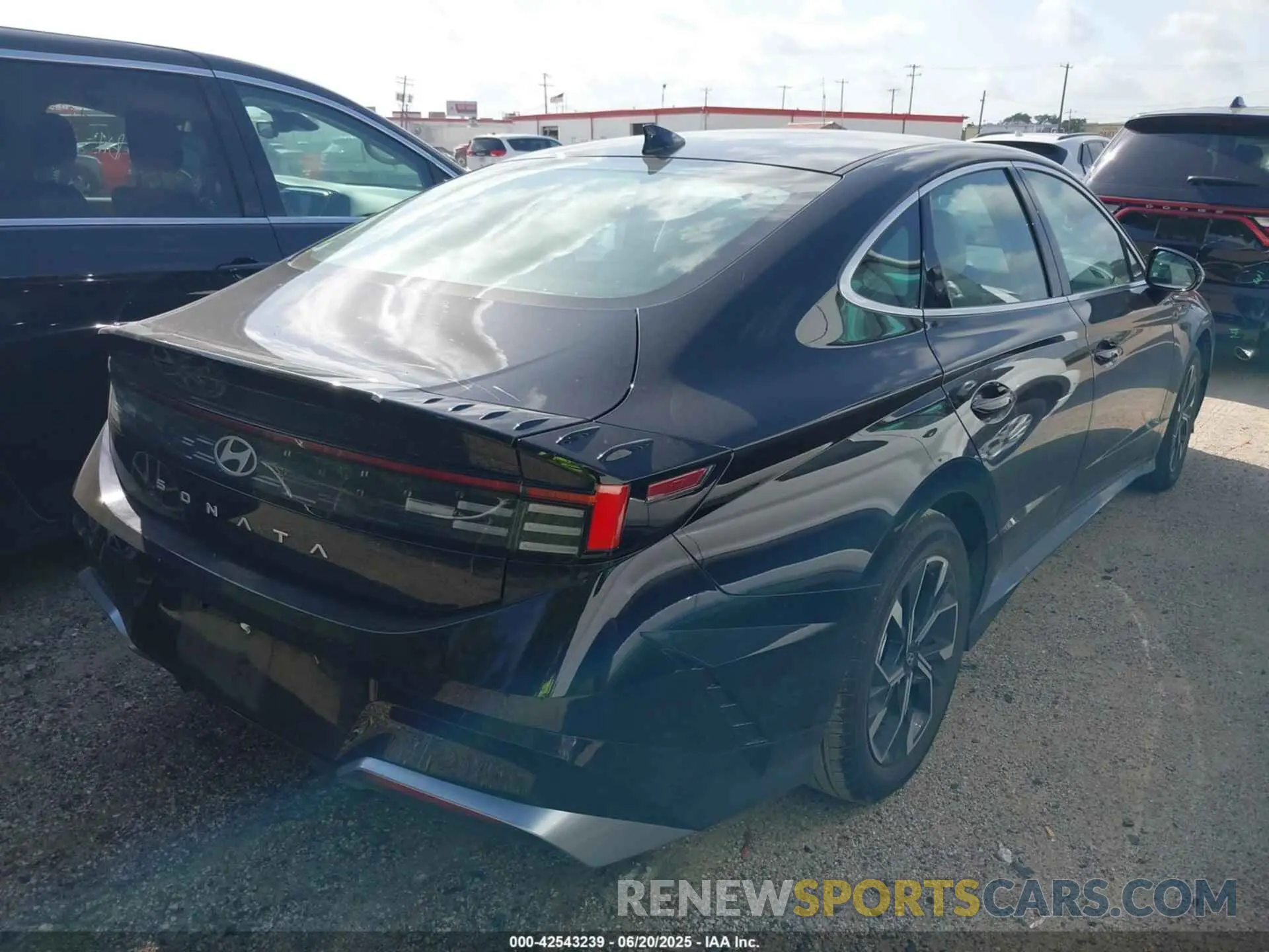 4 fotografías del automóvil dañado KMHL64JA1SA437721 HYUNDAI SONATA 2025