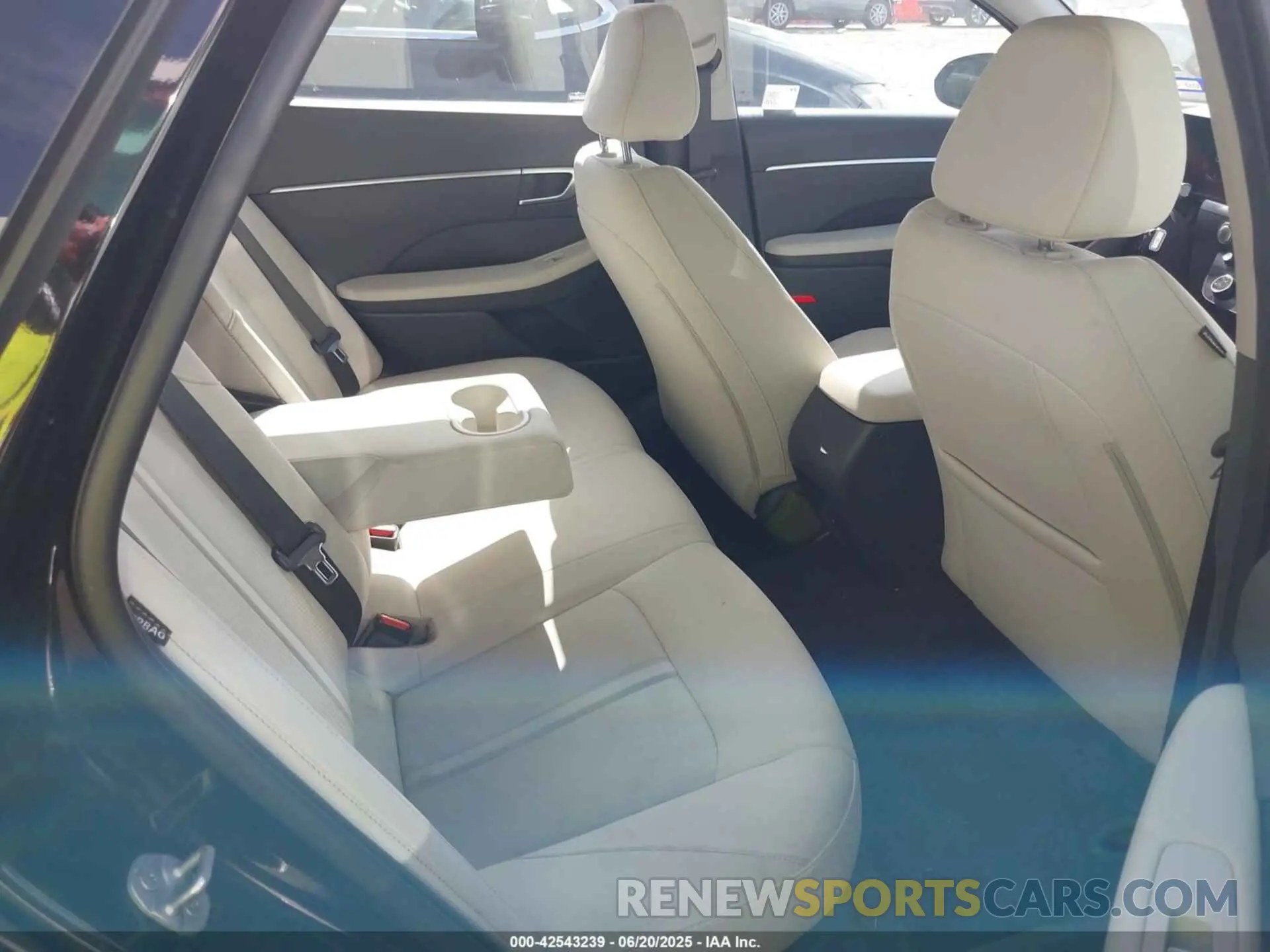 8 fotografías del automóvil dañado KMHL64JA1SA437721 HYUNDAI SONATA 2025