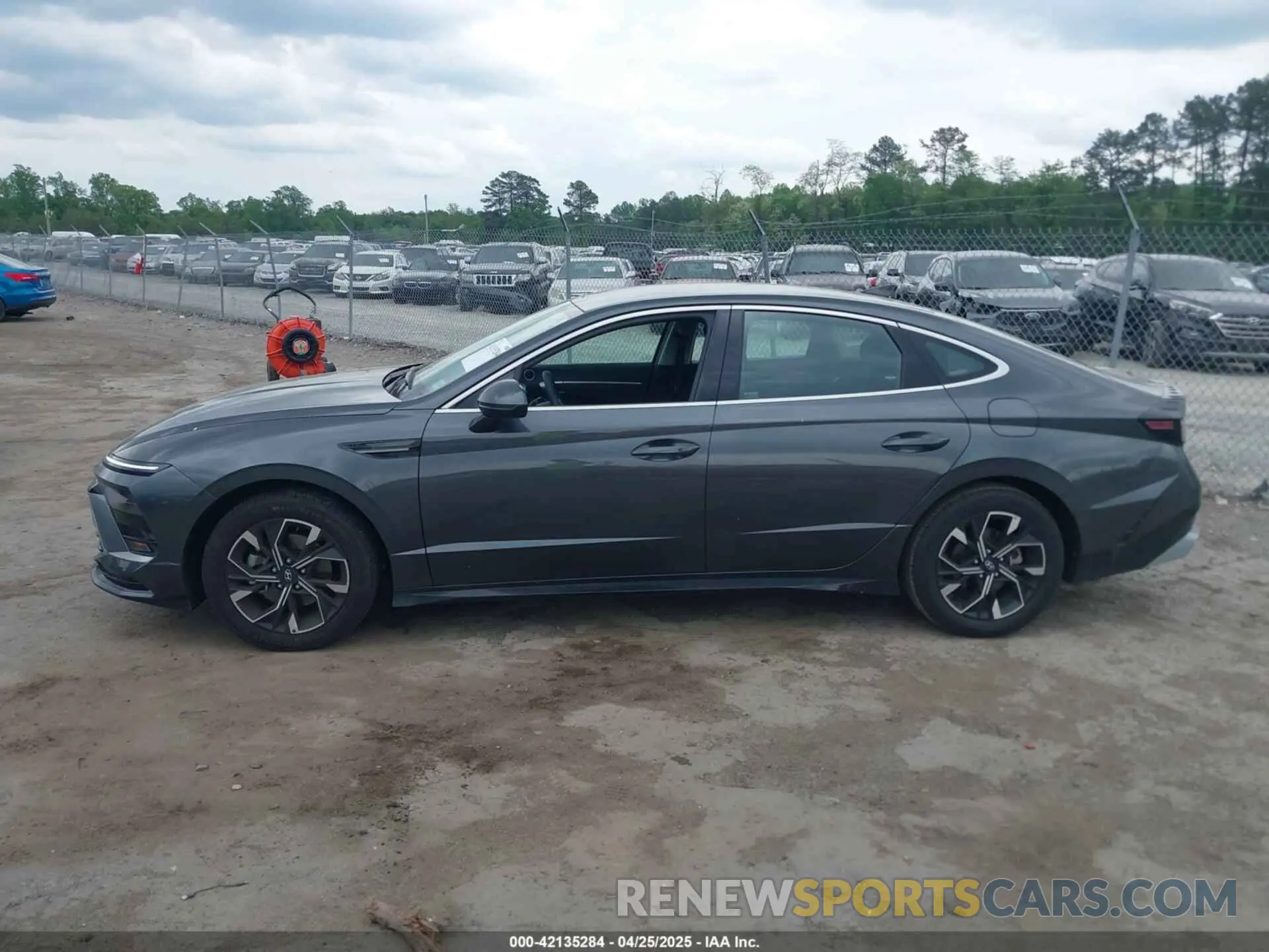 14 fotografías del automóvil dañado KMHL64JA1SA439825 HYUNDAI SONATA 2025