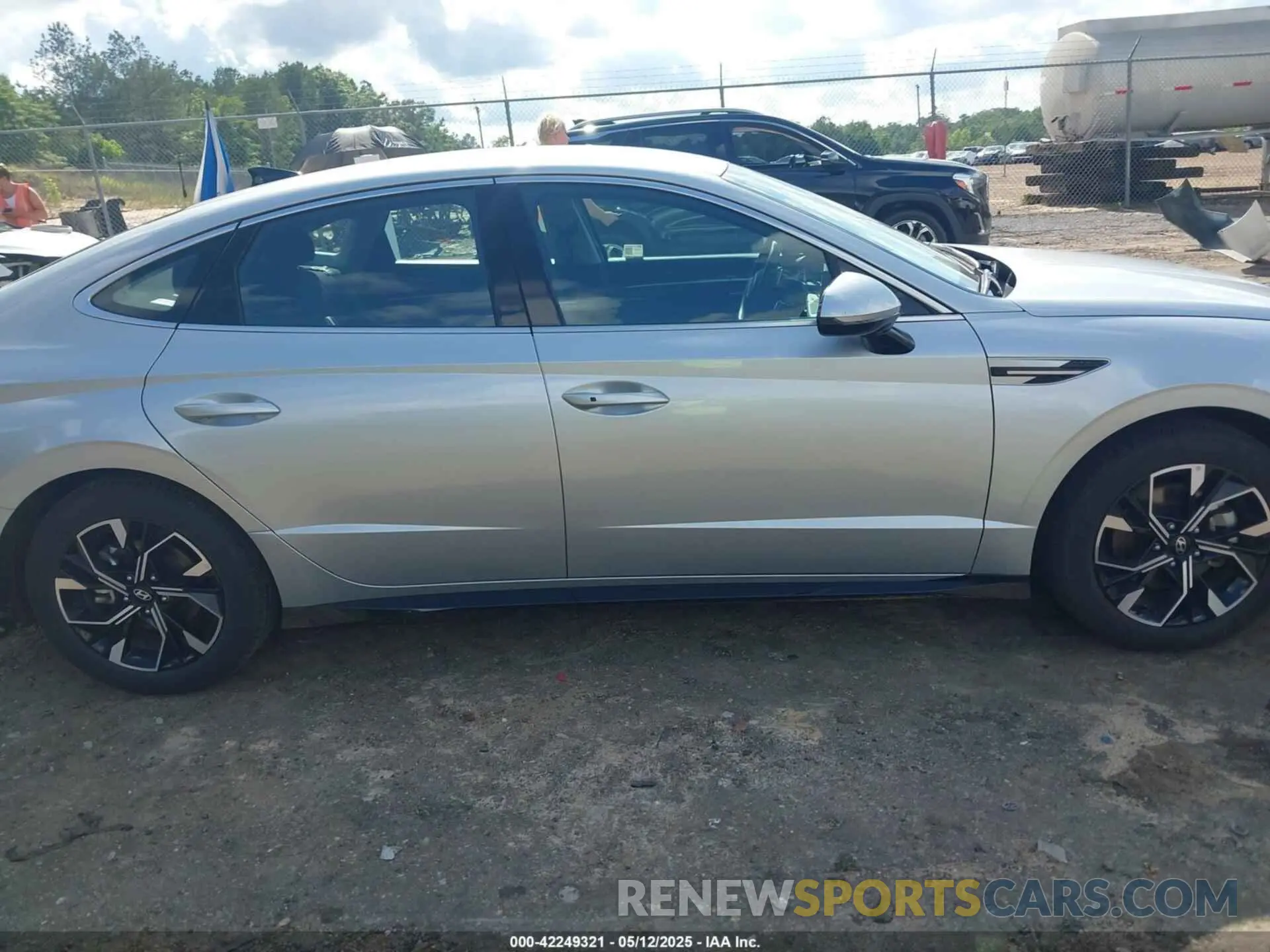 13 fotografías del automóvil dañado KMHL64JA3SA449076 HYUNDAI SONATA 2025