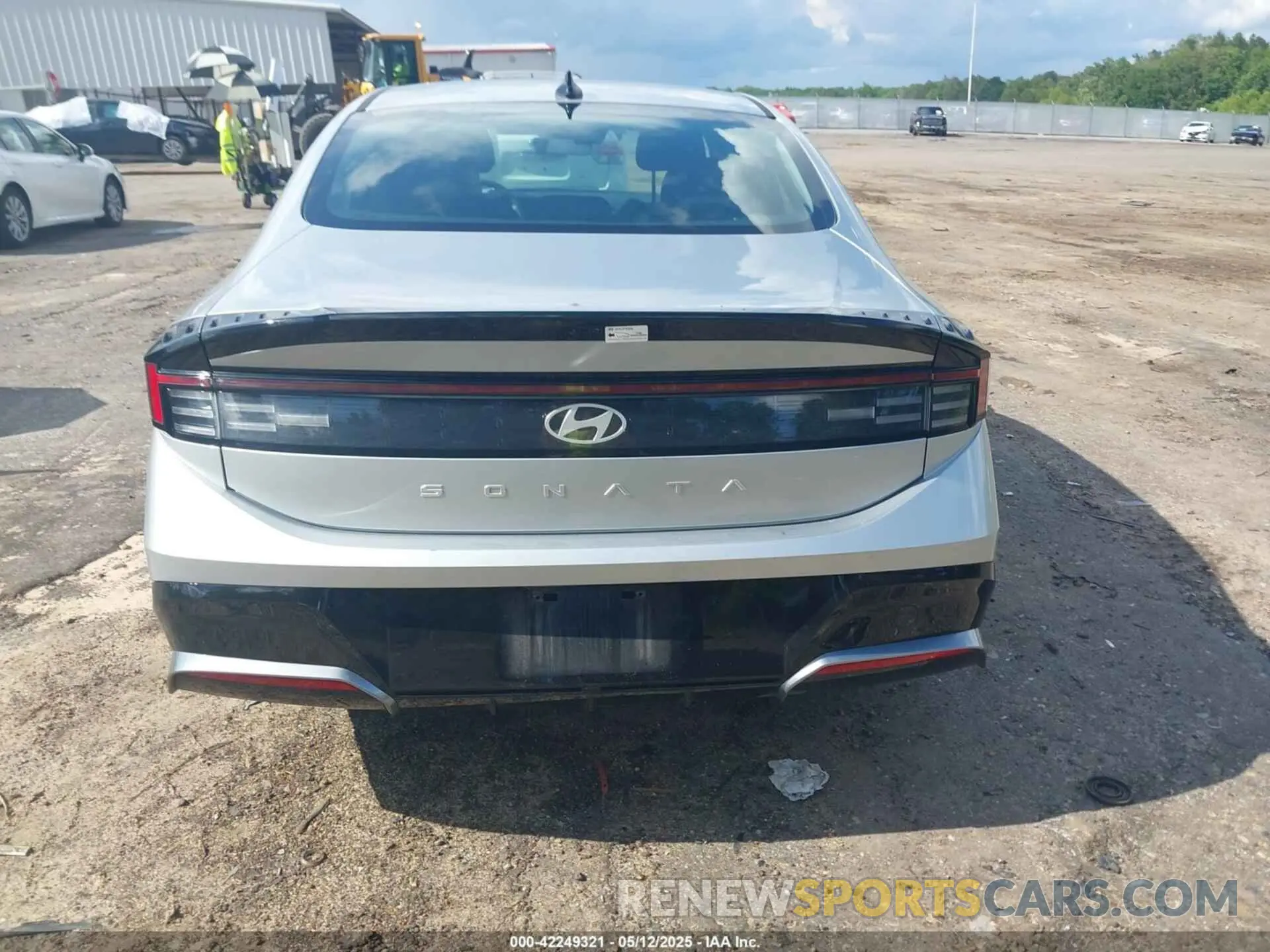 16 fotografías del automóvil dañado KMHL64JA3SA449076 HYUNDAI SONATA 2025