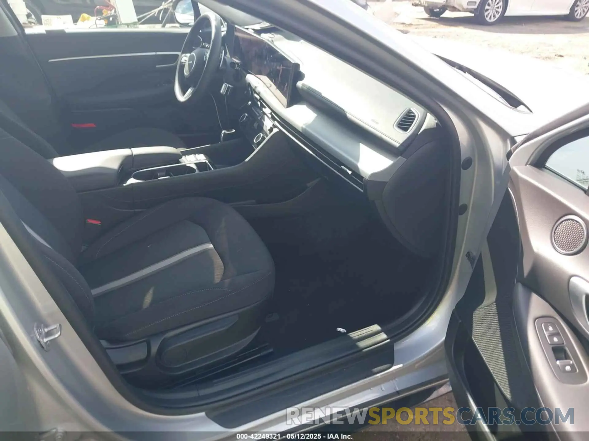 5 fotografías del automóvil dañado KMHL64JA3SA449076 HYUNDAI SONATA 2025