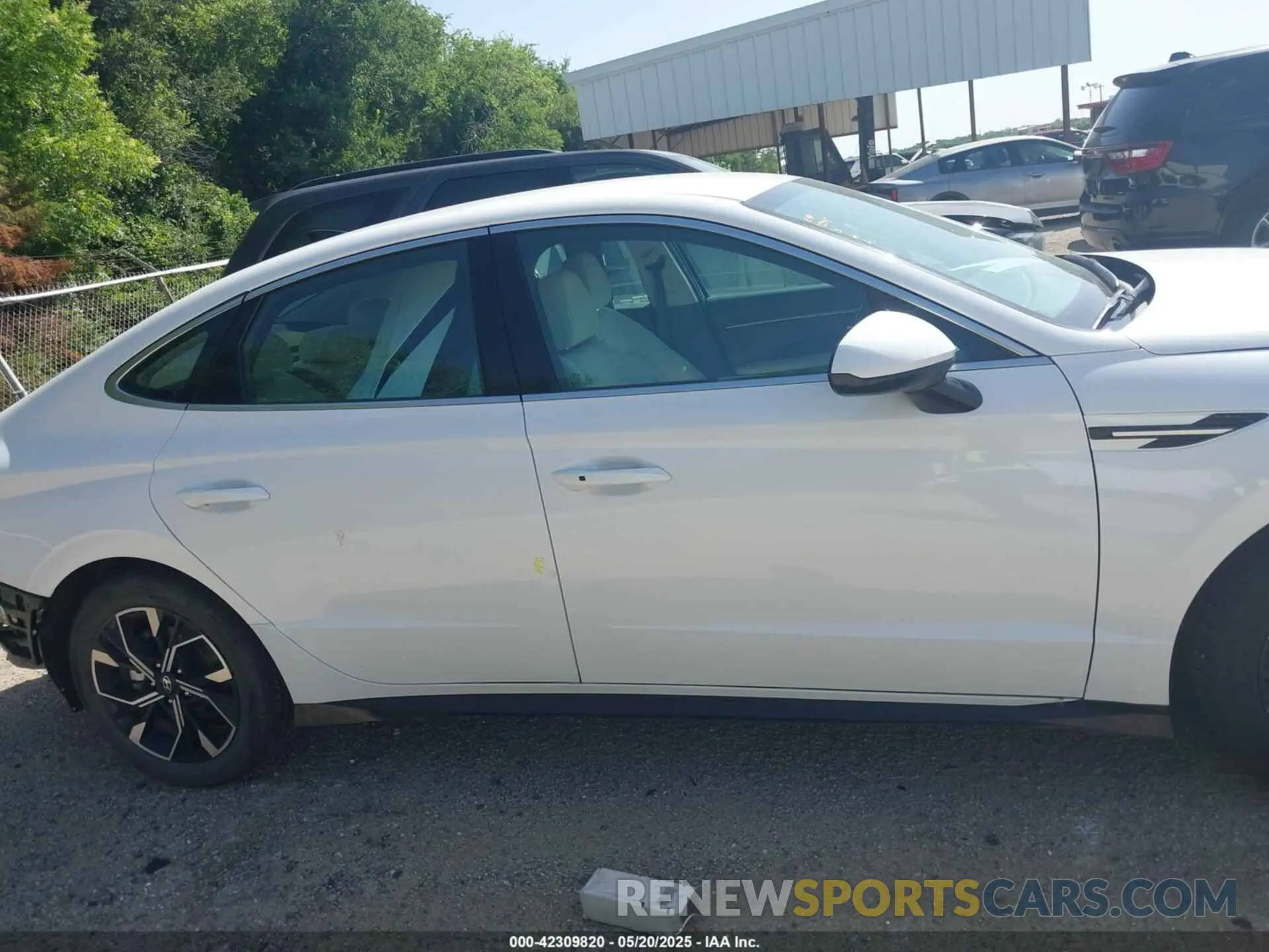13 fotografías del automóvil dañado KMHL64JA4SA428723 HYUNDAI SONATA 2025