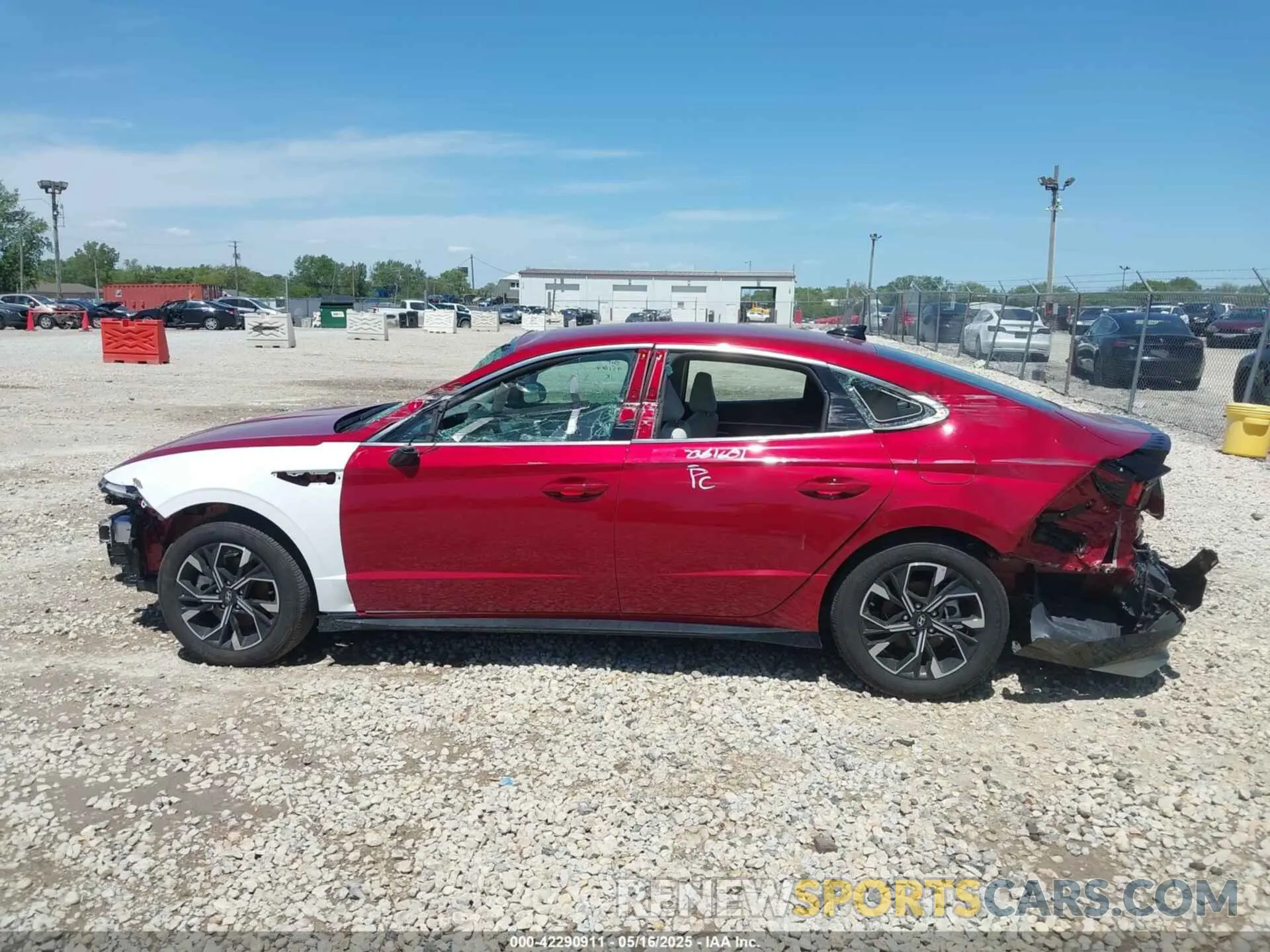 14 fotografías del automóvil dañado KMHL64JA4SA451614 HYUNDAI SONATA 2025