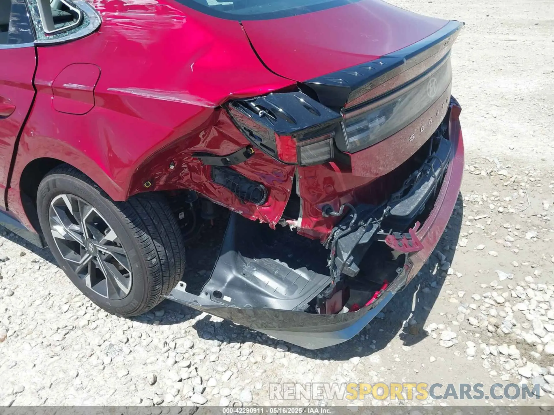 17 fotografías del automóvil dañado KMHL64JA4SA451614 HYUNDAI SONATA 2025