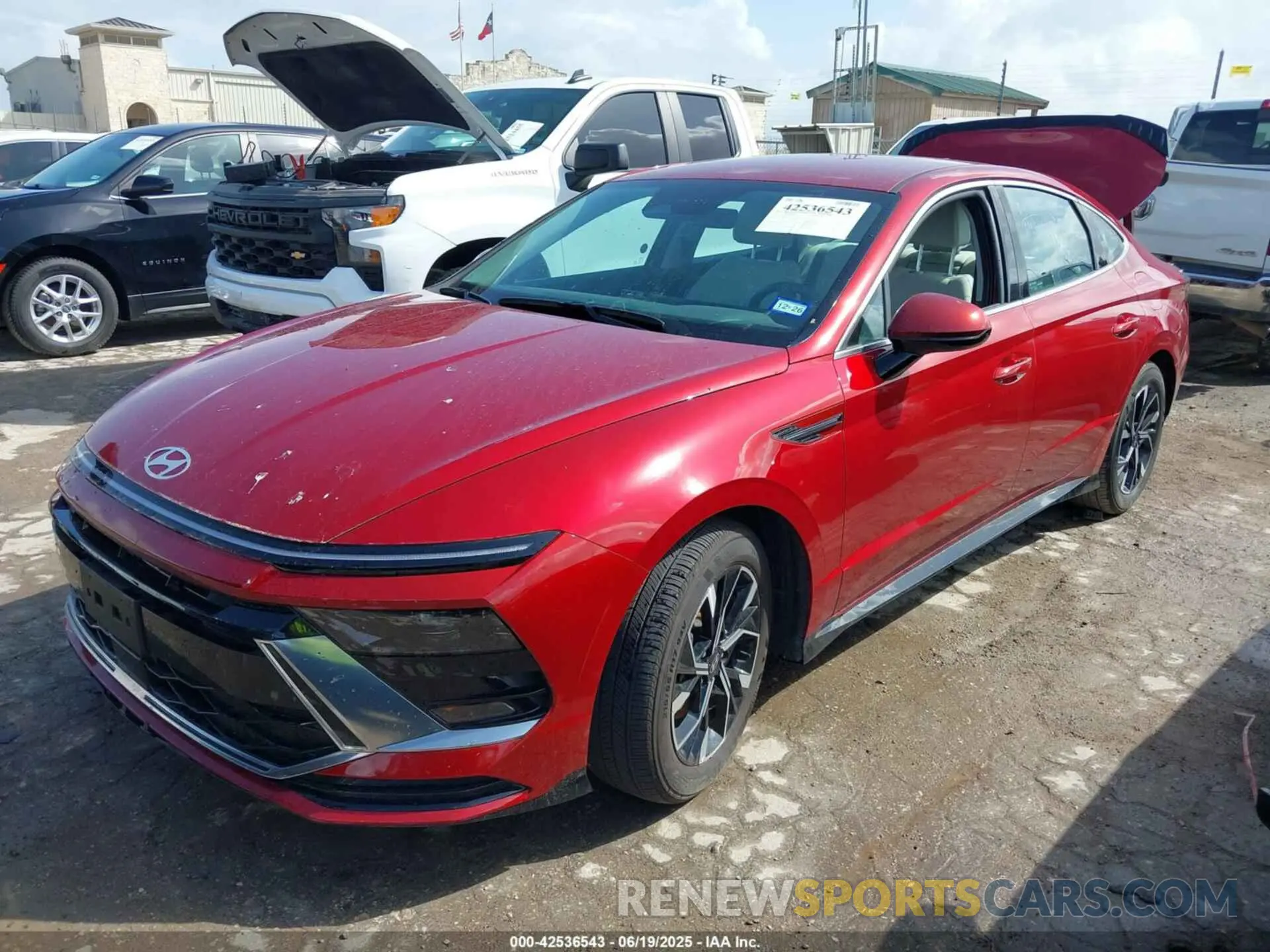 2 fotografías del automóvil dañado KMHL64JA5SA461875 HYUNDAI SONATA 2025