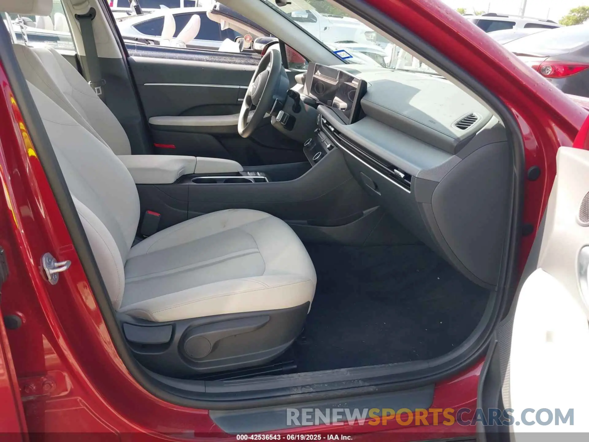 5 fotografías del automóvil dañado KMHL64JA5SA461875 HYUNDAI SONATA 2025