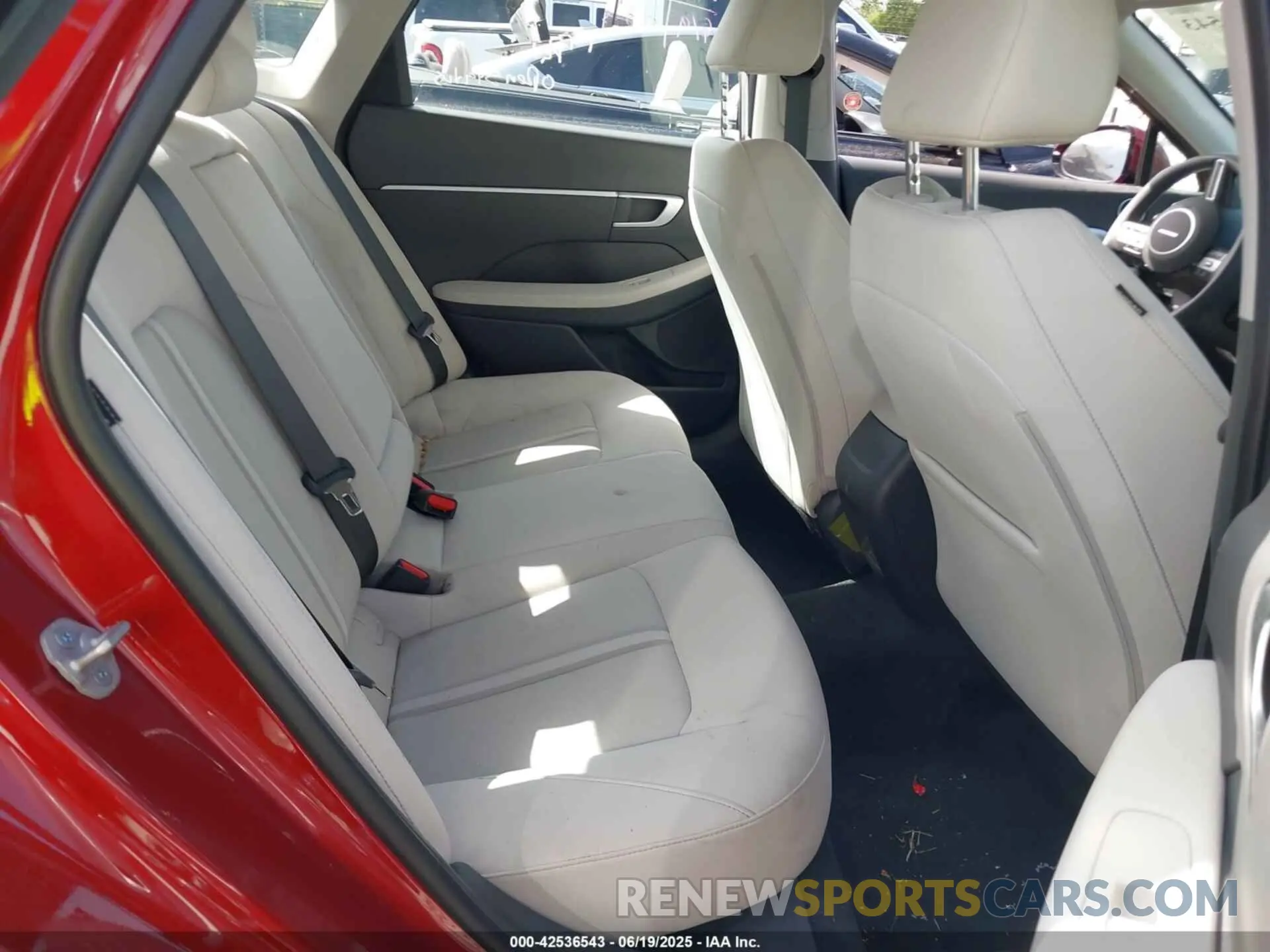 8 fotografías del automóvil dañado KMHL64JA5SA461875 HYUNDAI SONATA 2025