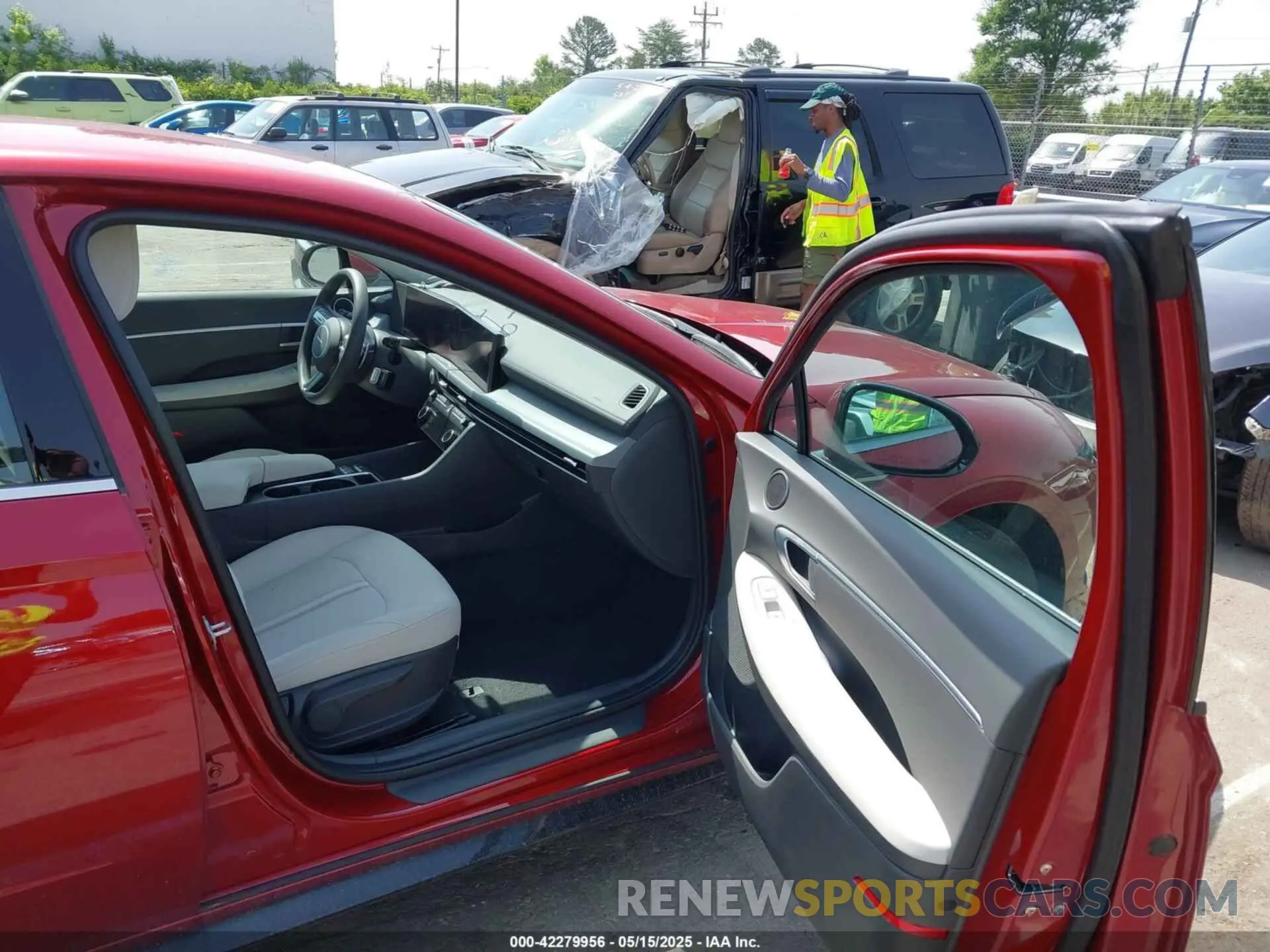 5 fotografías del automóvil dañado KMHL64JA6SA451663 HYUNDAI SONATA 2025