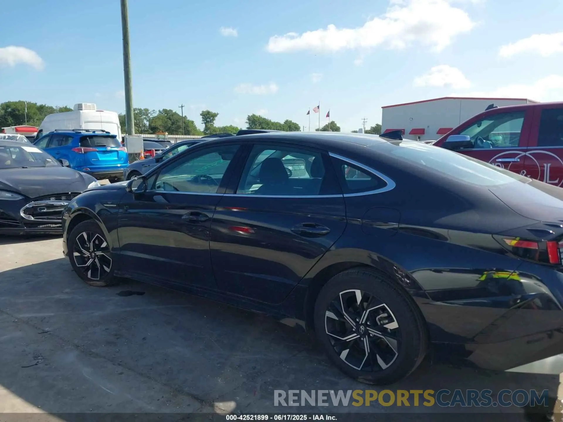 15 fotografías del automóvil dañado KMHL64JA8SA438543 HYUNDAI SONATA 2025