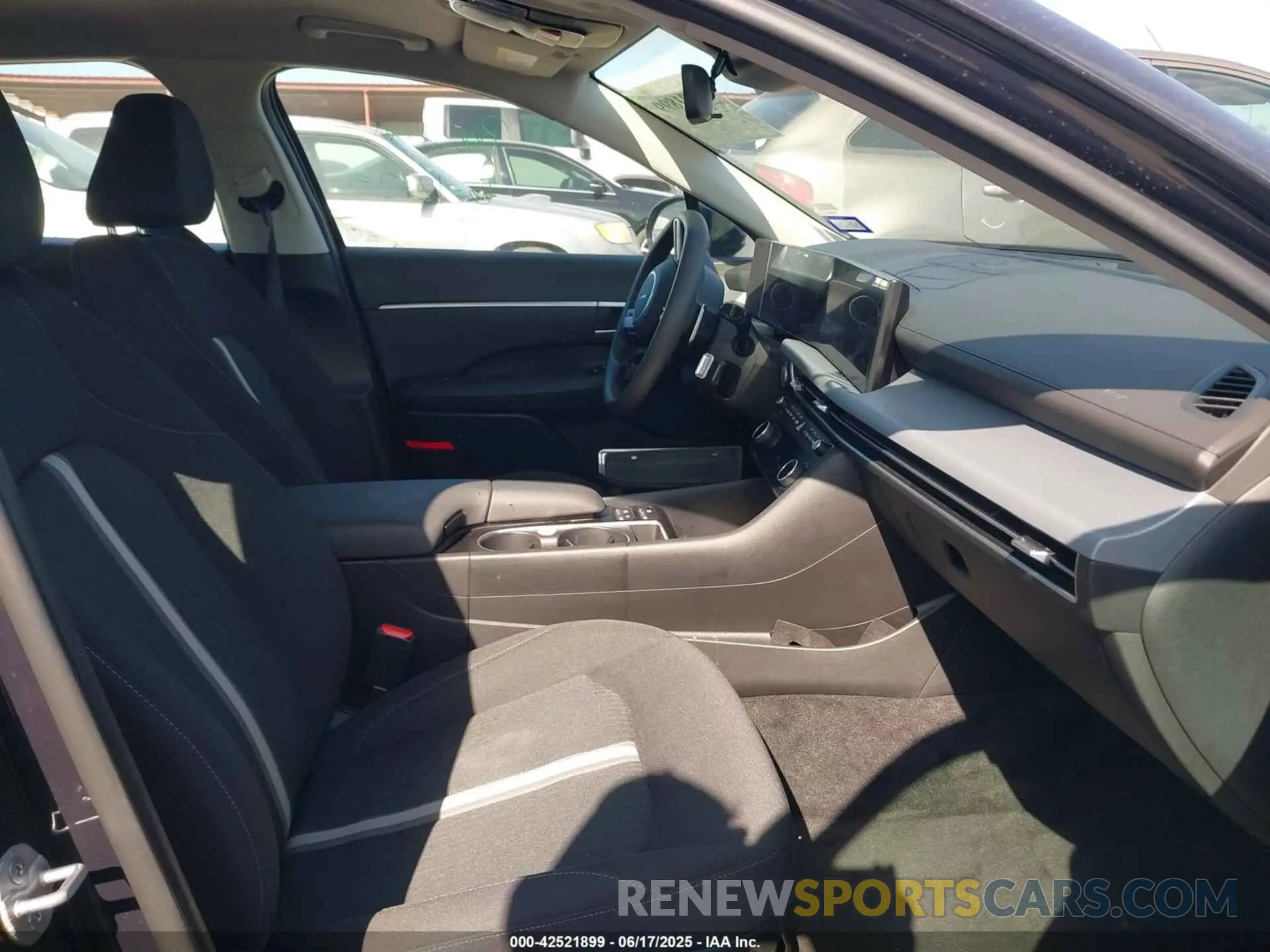 5 fotografías del automóvil dañado KMHL64JA8SA438543 HYUNDAI SONATA 2025