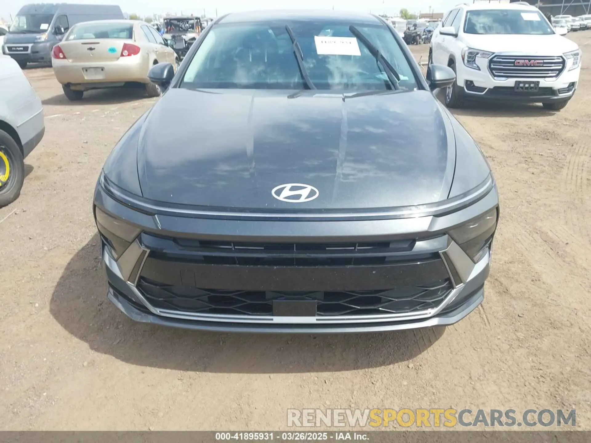 12 fotografías del automóvil dañado KMHL64JA8SA454550 HYUNDAI SONATA 2025
