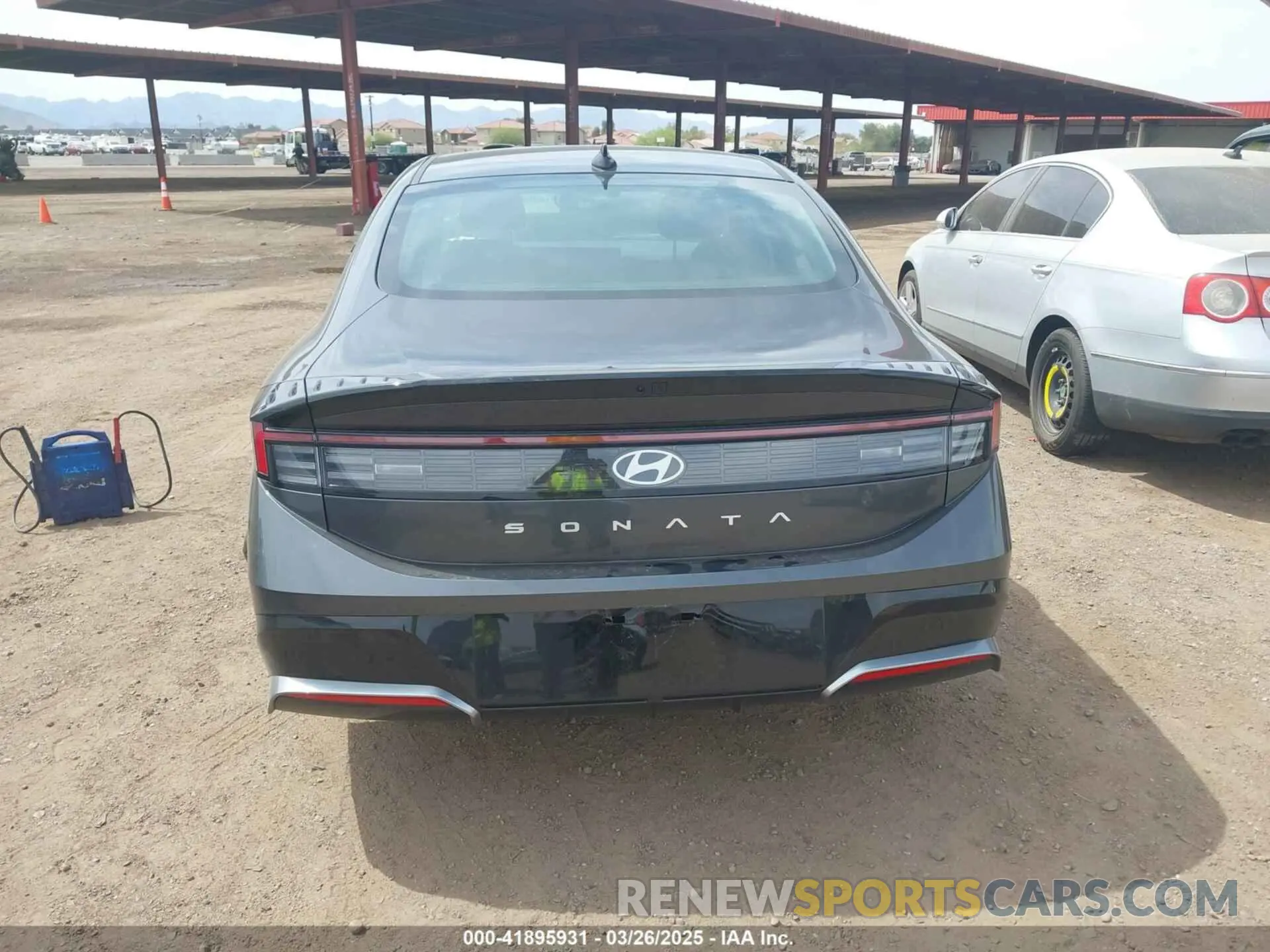 16 fotografías del automóvil dañado KMHL64JA8SA454550 HYUNDAI SONATA 2025