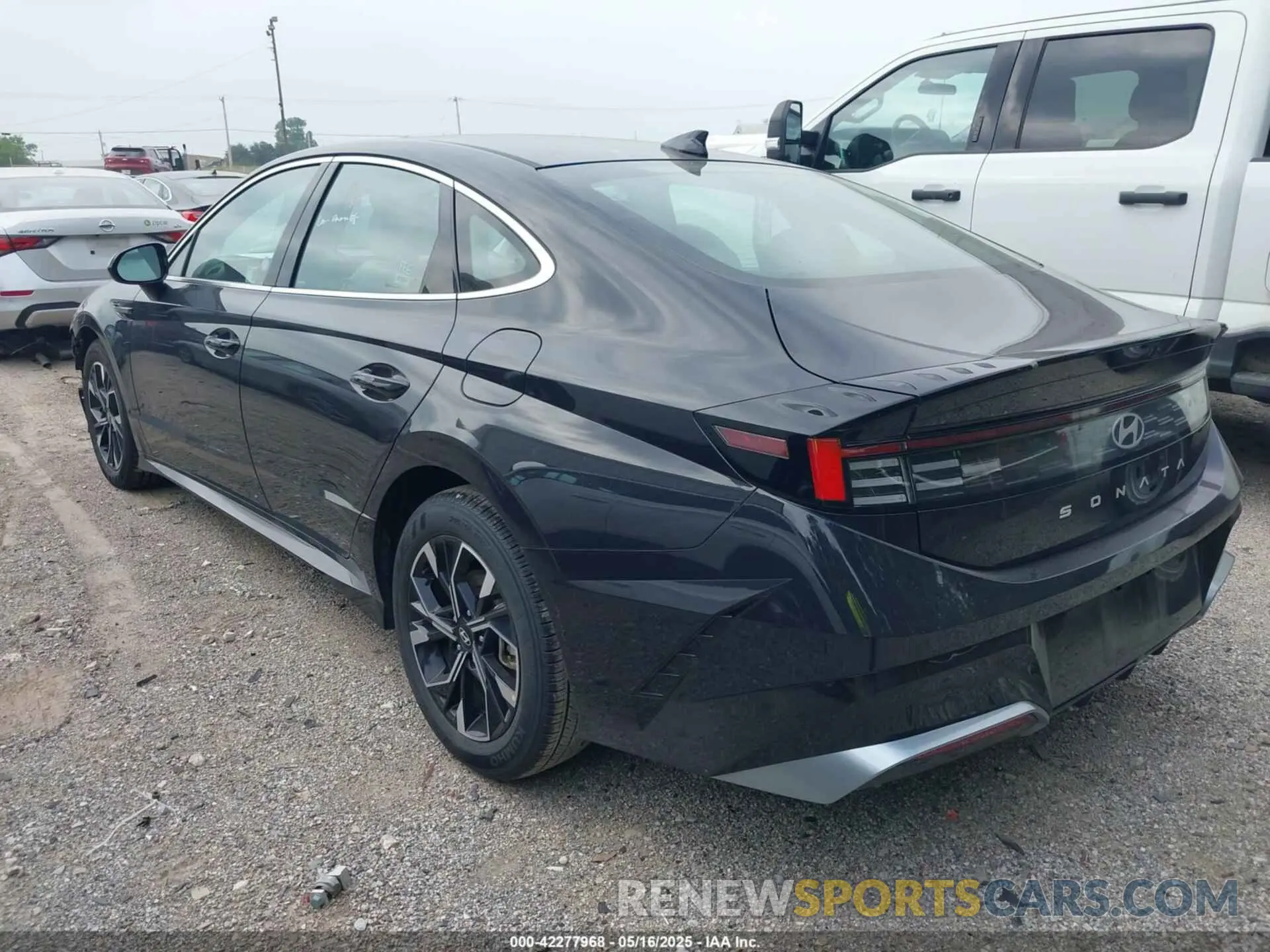 3 fotografías del automóvil dañado KMHL64JA8SA460753 HYUNDAI SONATA 2025