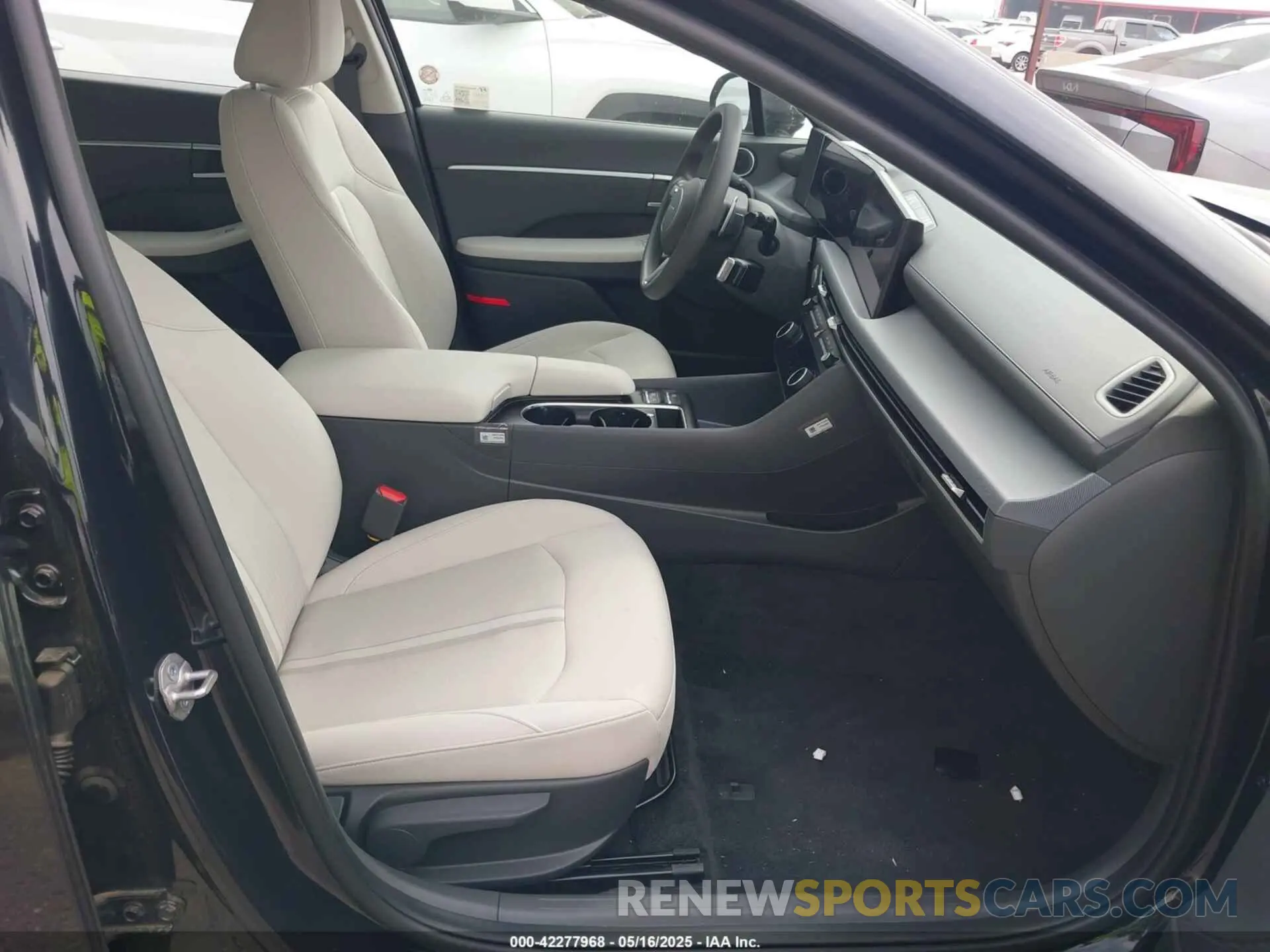 5 fotografías del automóvil dañado KMHL64JA8SA460753 HYUNDAI SONATA 2025