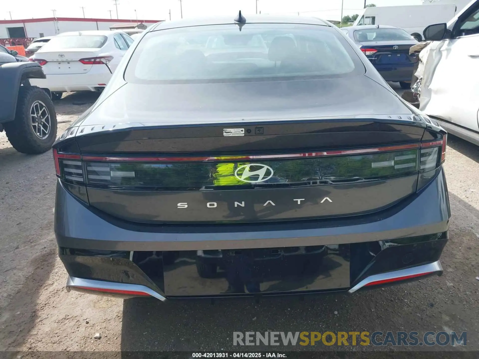 16 fotografías del automóvil dañado KMHL64JA8SA471610 HYUNDAI SONATA 2025