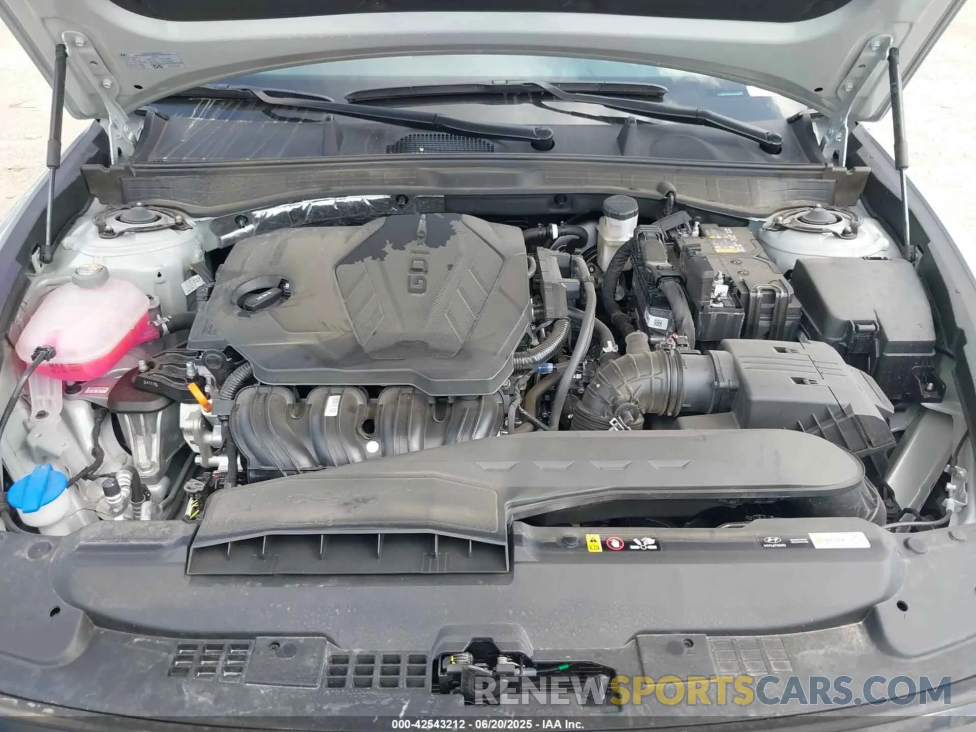 10 fotografías del automóvil dañado KMHL64JA9SA470854 HYUNDAI SONATA 2025