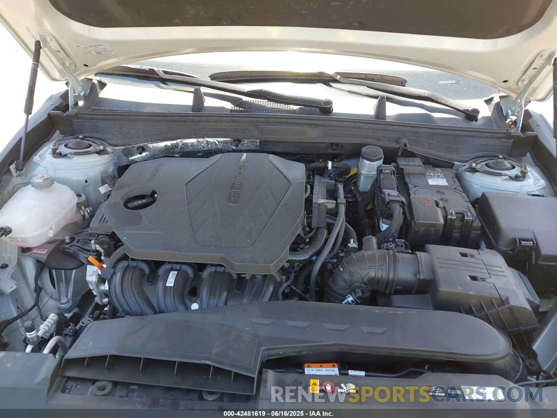 10 fotografías del automóvil dañado KMHL64JAXSA452153 HYUNDAI SONATA 2025