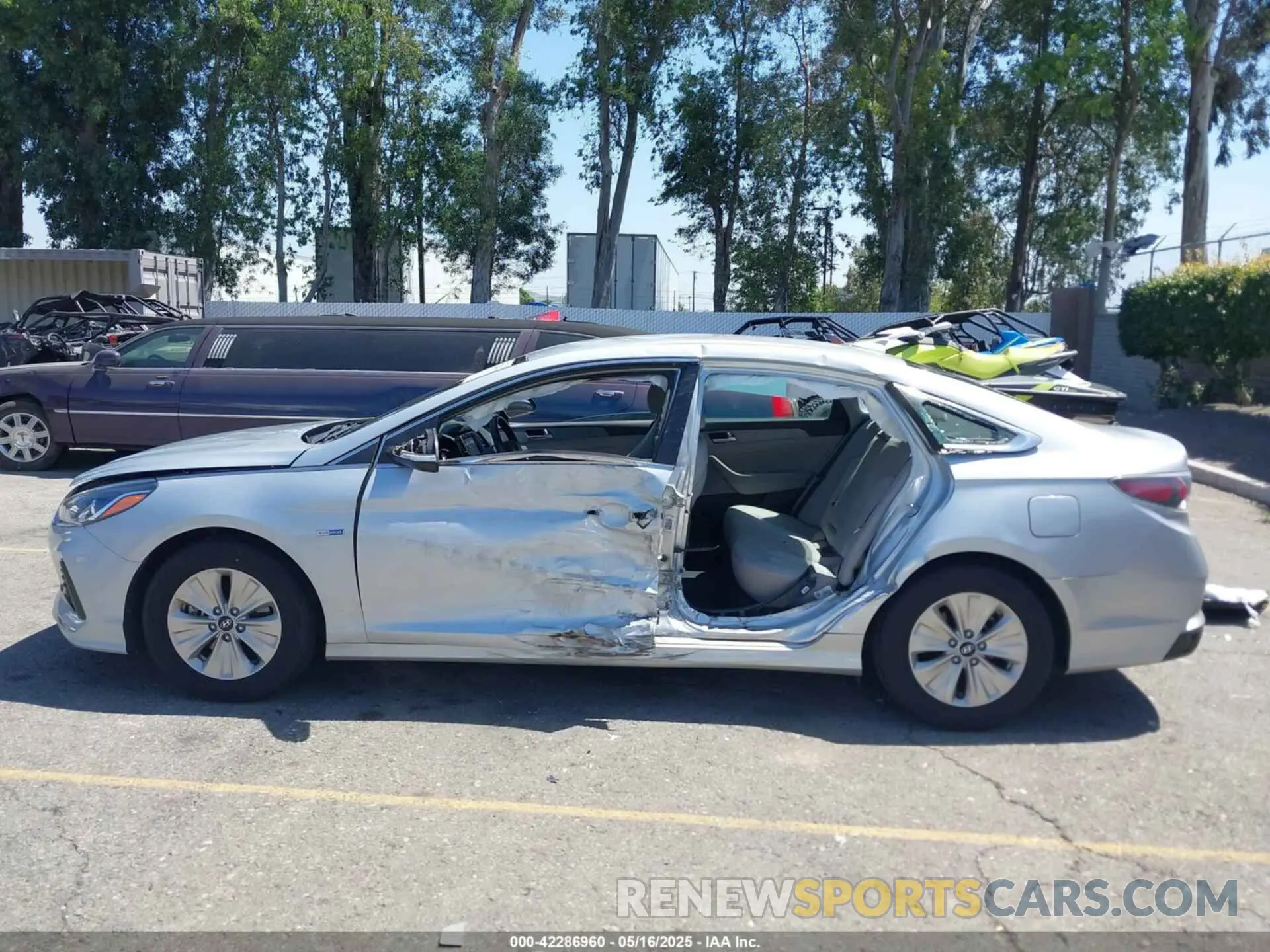 14 fotografías del automóvil dañado KMHE24L31KA091656 HYUNDAI SONATA HYBRID 2019