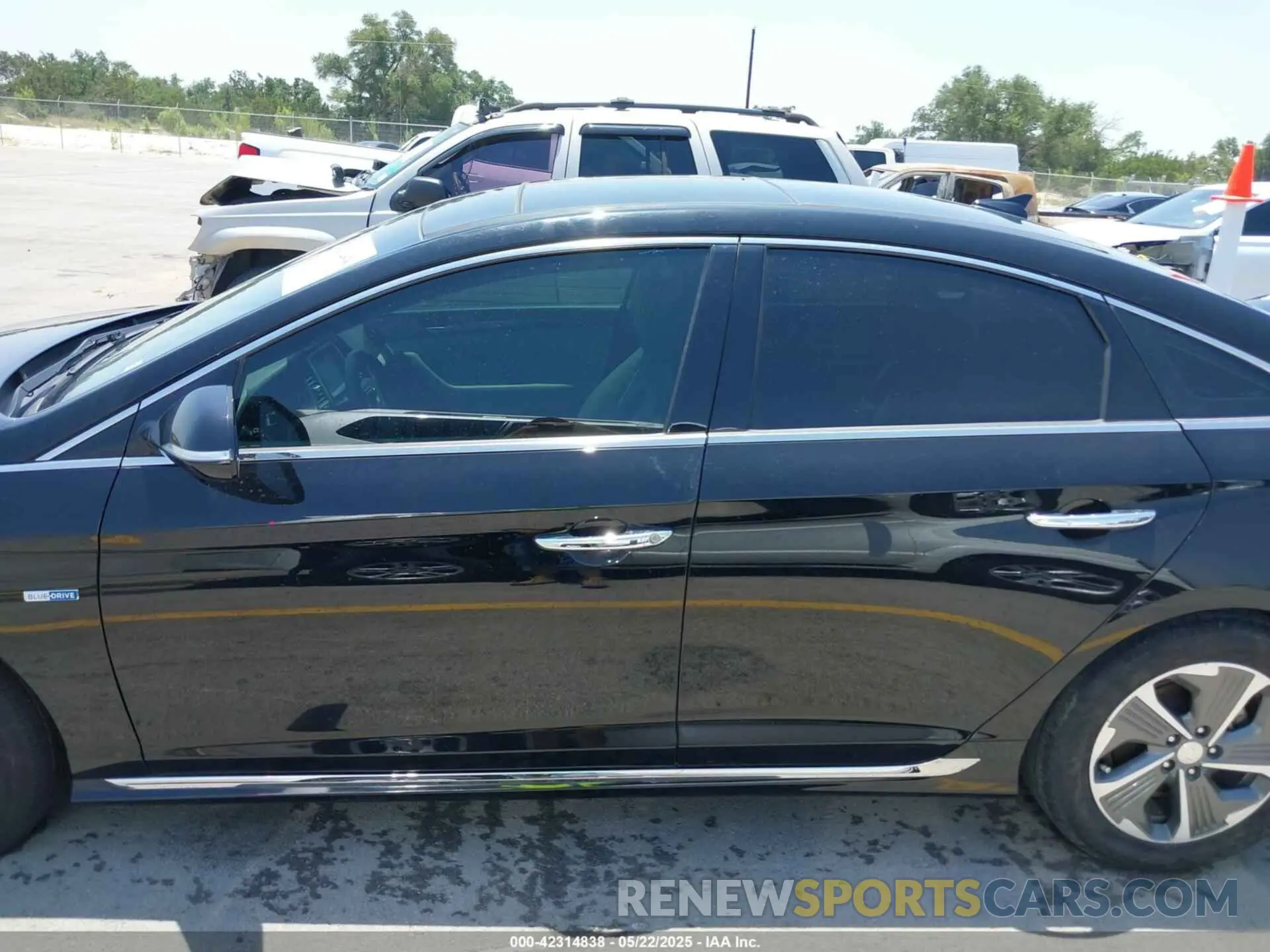 15 fotografías del automóvil dañado KMHE34L35KA092824 HYUNDAI SONATA HYBRID 2019