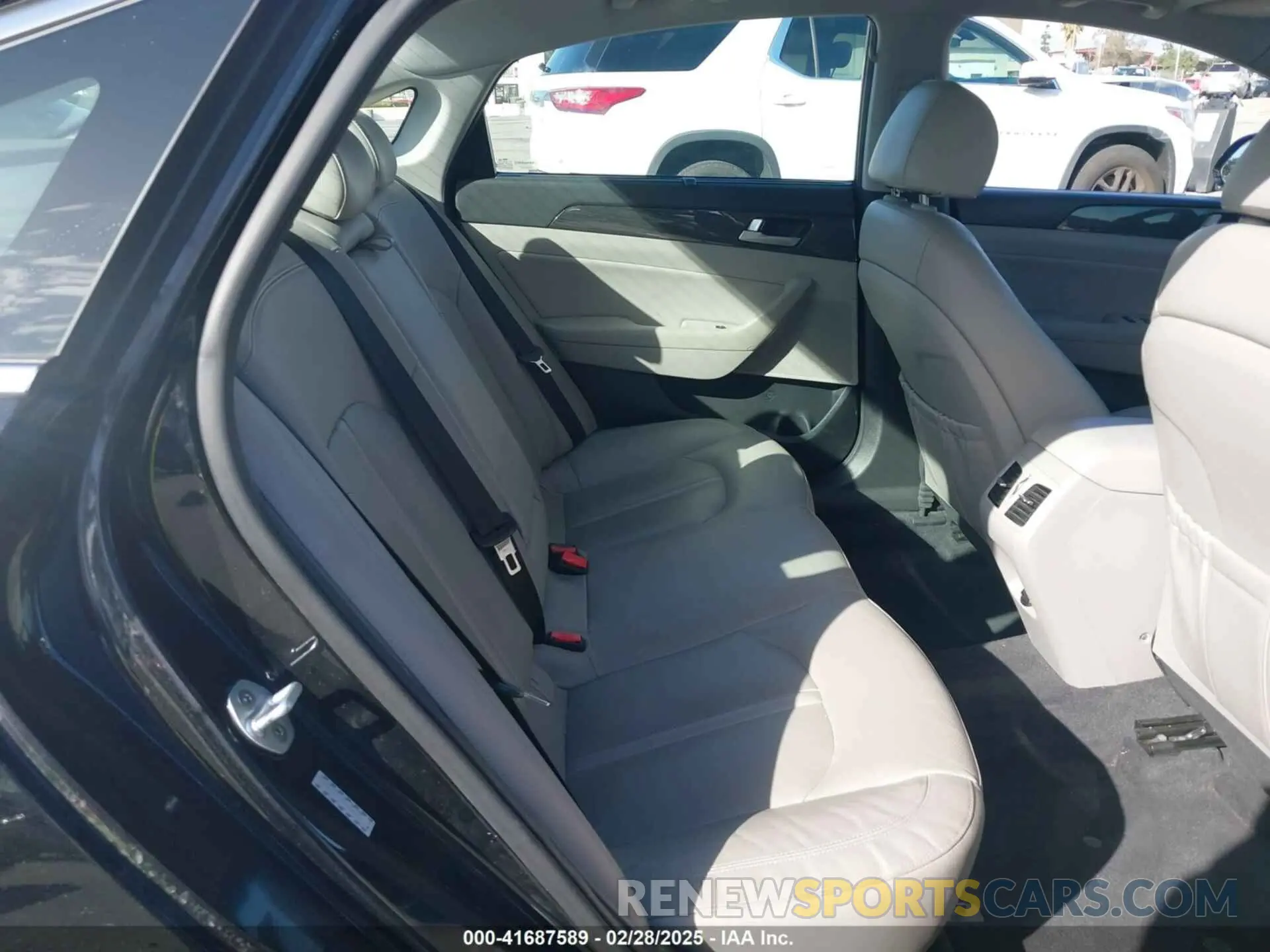 8 fotografías del automóvil dañado KMHE34L3XKA088011 HYUNDAI SONATA HYBRID 2019
