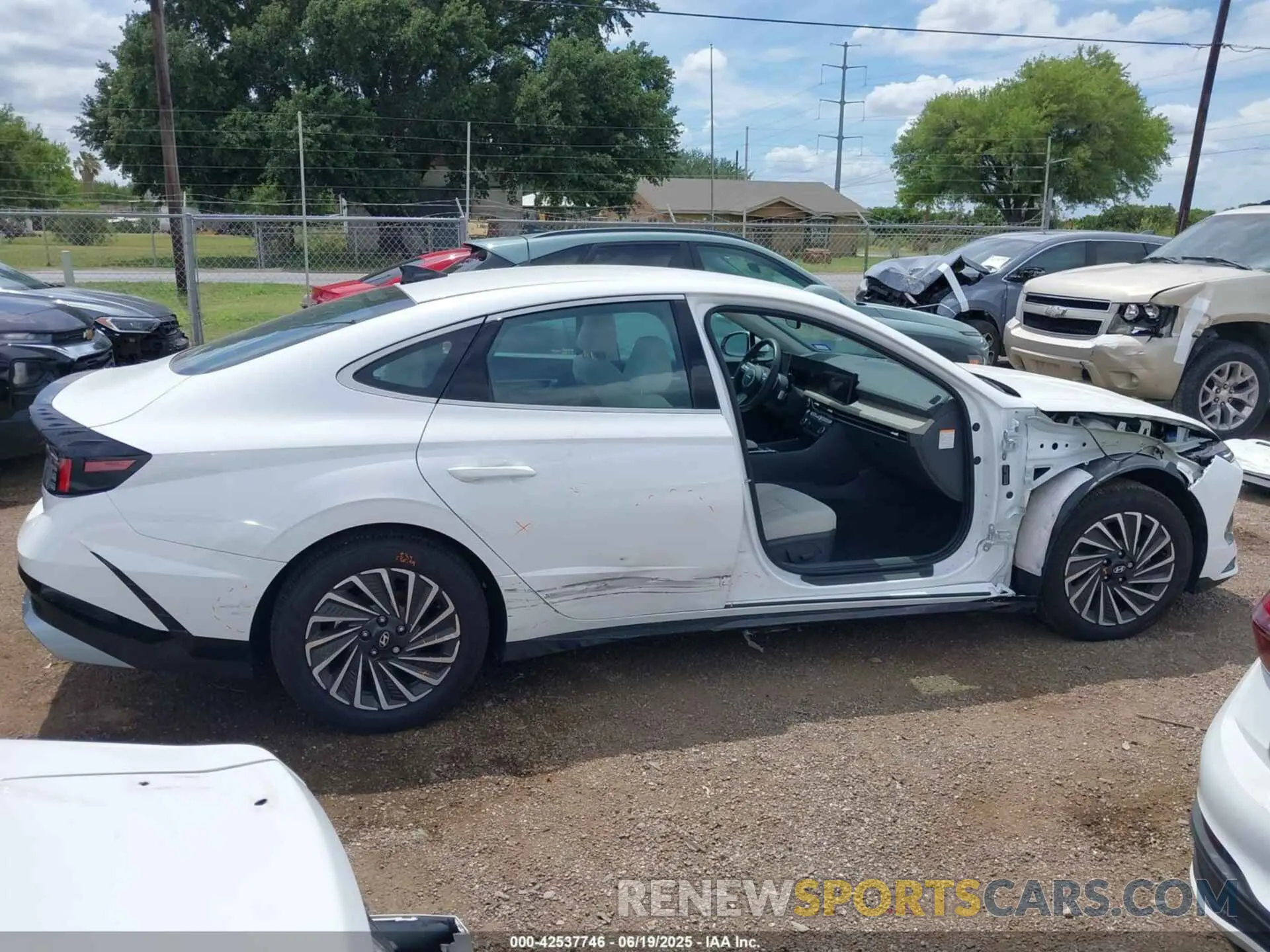 14 fotografías del automóvil dañado KMHL34JJ0RA100332 HYUNDAI SONATA HYBRID 2024