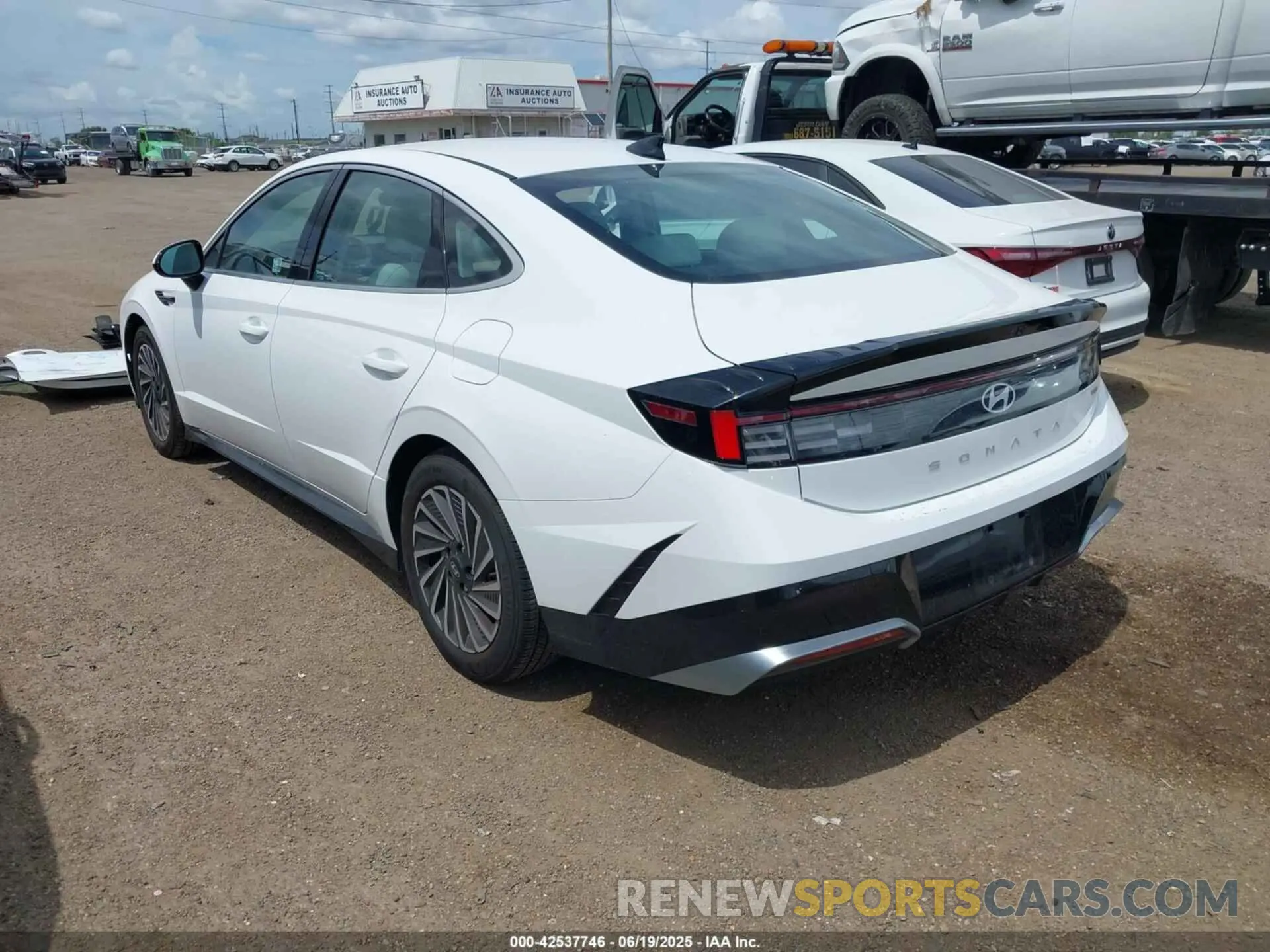 3 fotografías del automóvil dañado KMHL34JJ0RA100332 HYUNDAI SONATA HYBRID 2024