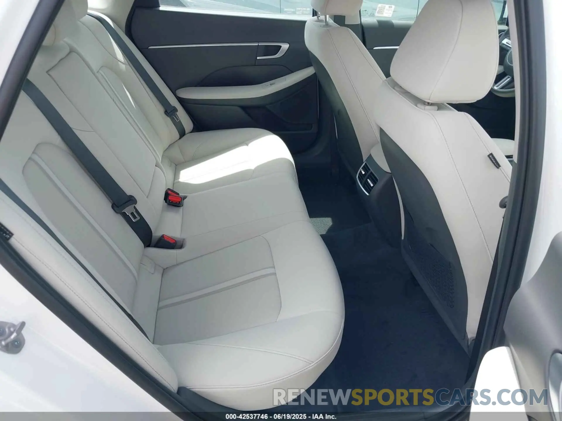 8 fotografías del automóvil dañado KMHL34JJ0RA100332 HYUNDAI SONATA HYBRID 2024