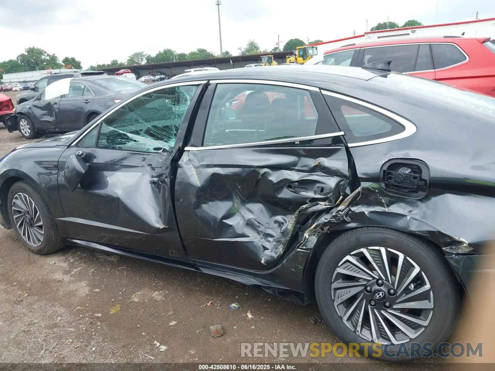 14 fotografías del automóvil dañado KMHL34JJ5RA098531 HYUNDAI SONATA HYBRID 2024
