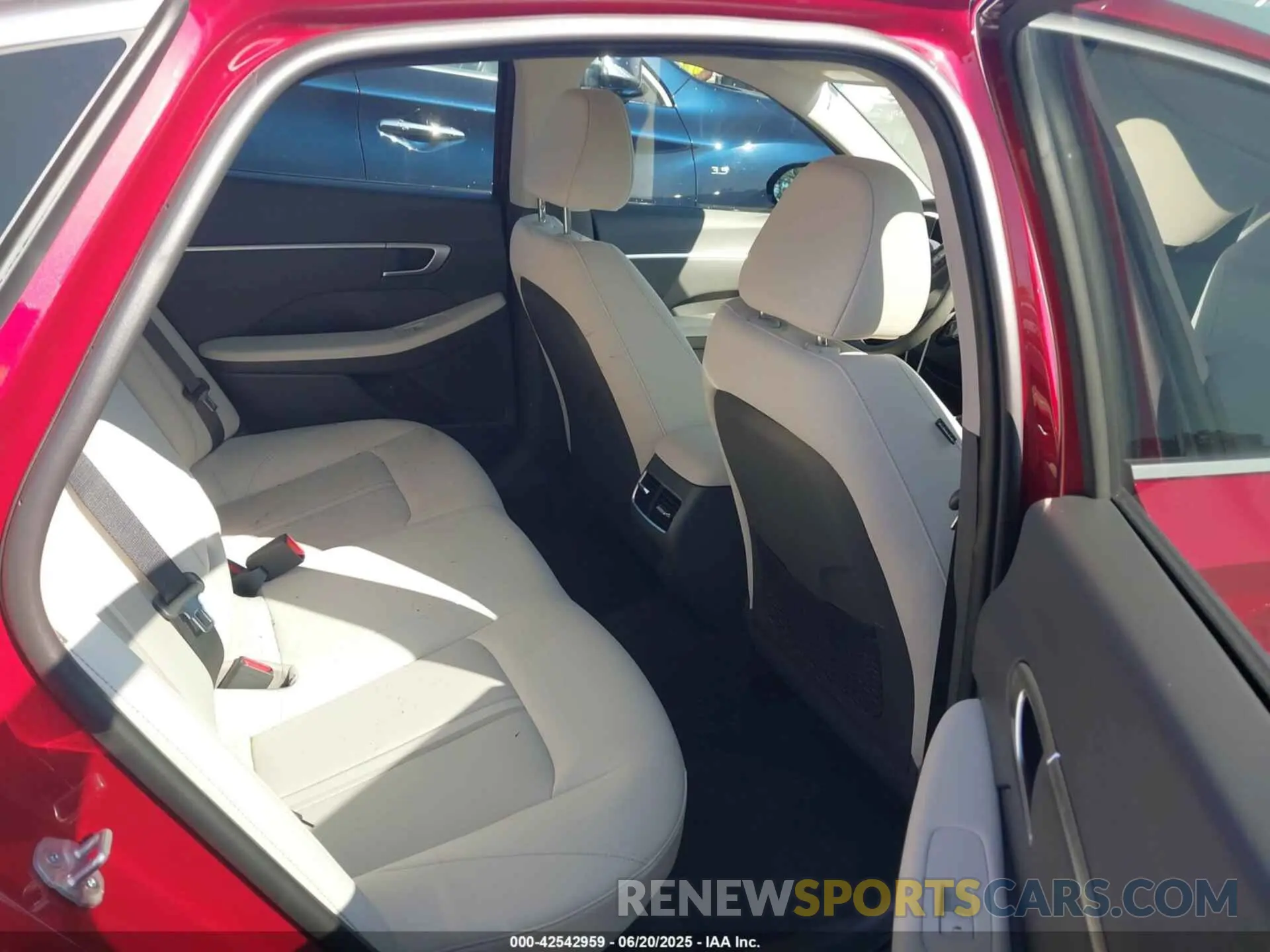 8 fotografías del automóvil dañado KMHL34JJ7RA099678 HYUNDAI SONATA HYBRID 2024
