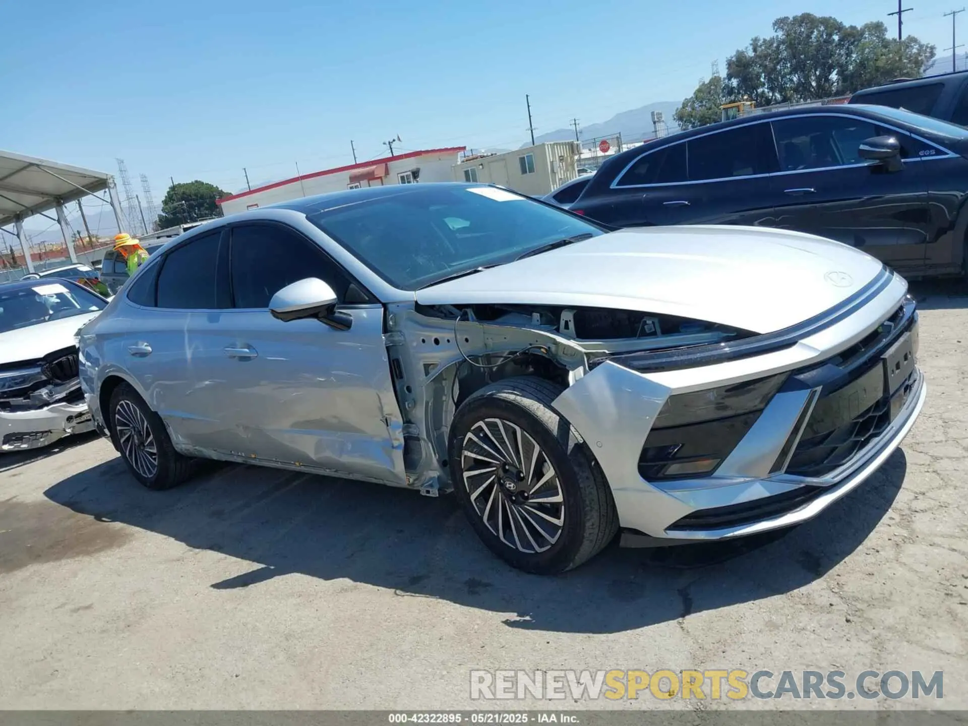14 fotografías del automóvil dañado KMHL54JJ5SA110984 HYUNDAI SONATA HYBRID 2025