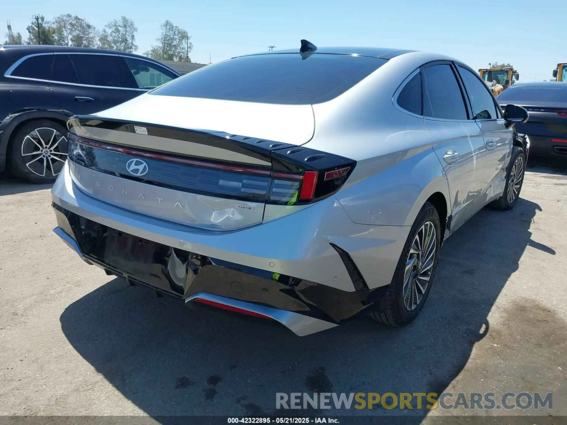 4 fotografías del automóvil dañado KMHL54JJ5SA110984 HYUNDAI SONATA HYBRID 2025
