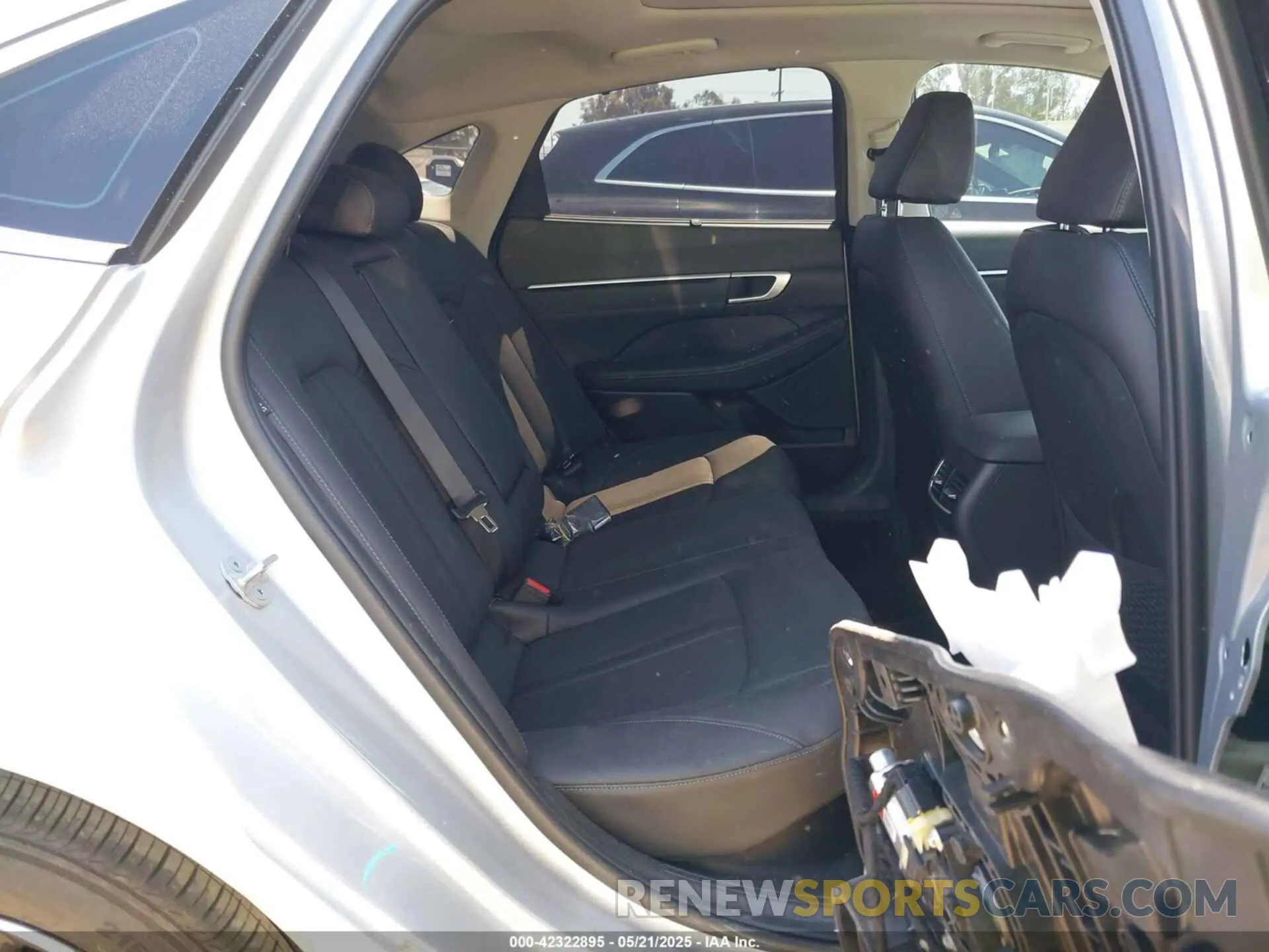 8 fotografías del automóvil dañado KMHL54JJ5SA110984 HYUNDAI SONATA HYBRID 2025