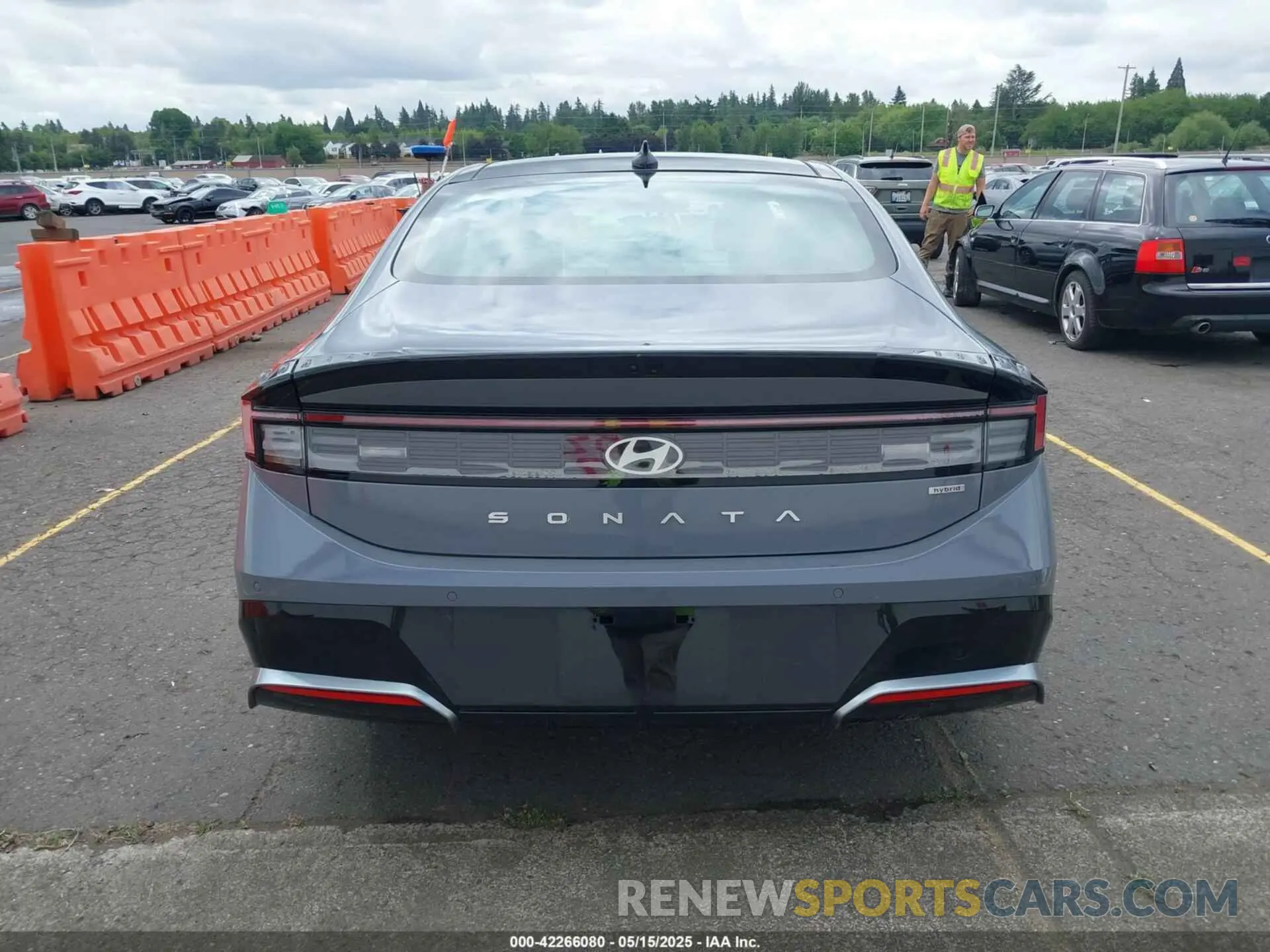 17 fotografías del automóvil dañado KMHL54JJ7SA108329 HYUNDAI SONATA HYBRID 2025