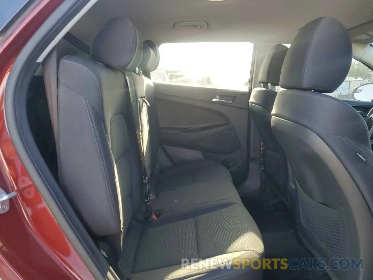 10 fotografías del automóvil dañado KM8J23A40KU886720 HYUNDAI TUCSON 2019