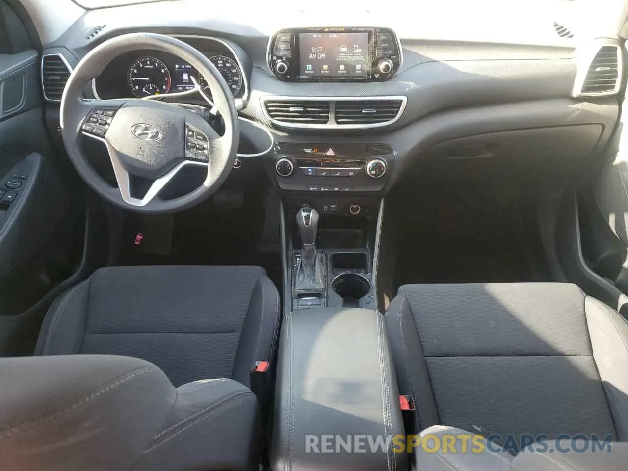 8 fotografías del automóvil dañado KM8J23A40KU886720 HYUNDAI TUCSON 2019