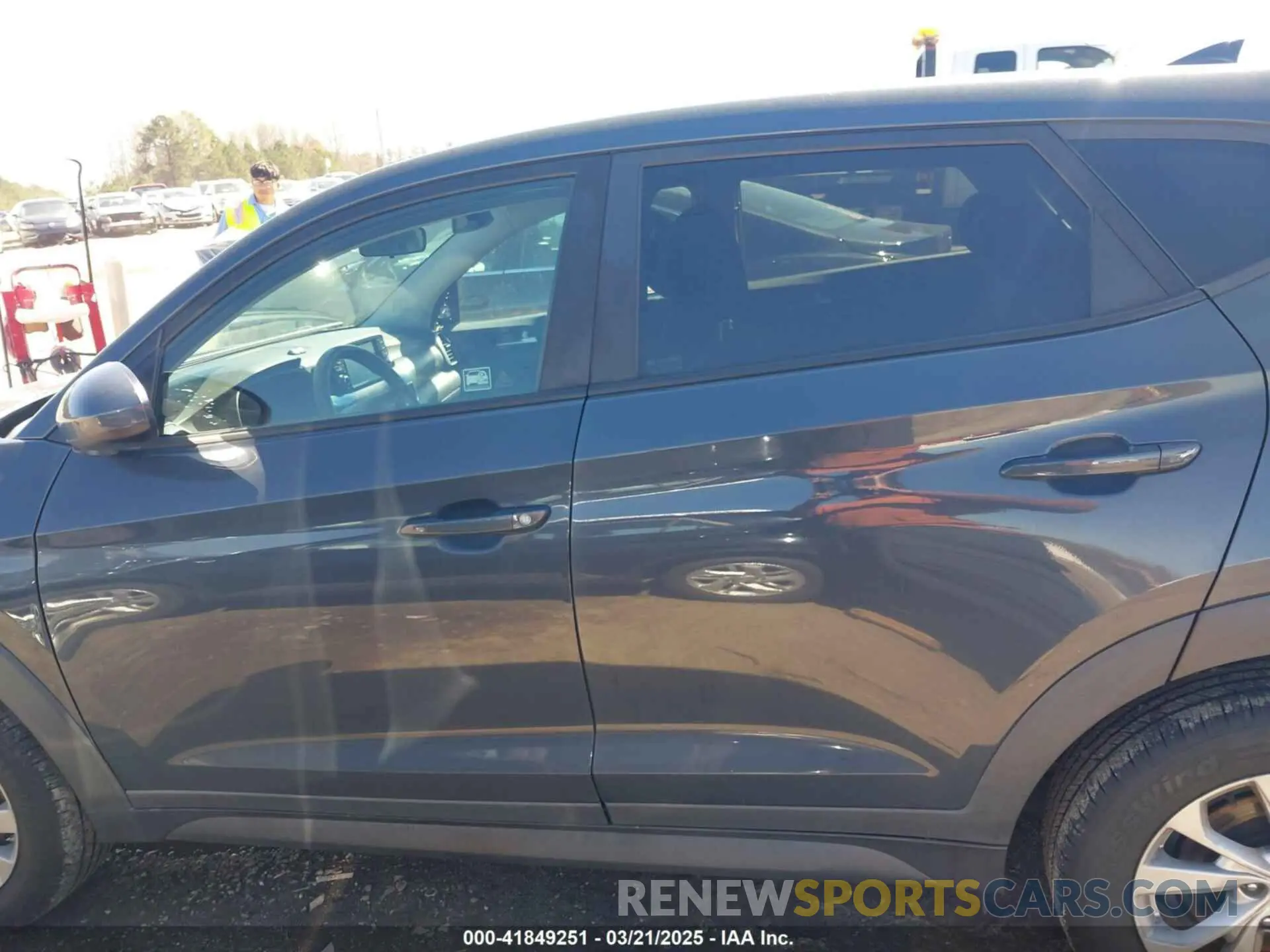 15 fotografías del automóvil dañado KM8J23A40KU894803 HYUNDAI TUCSON 2019