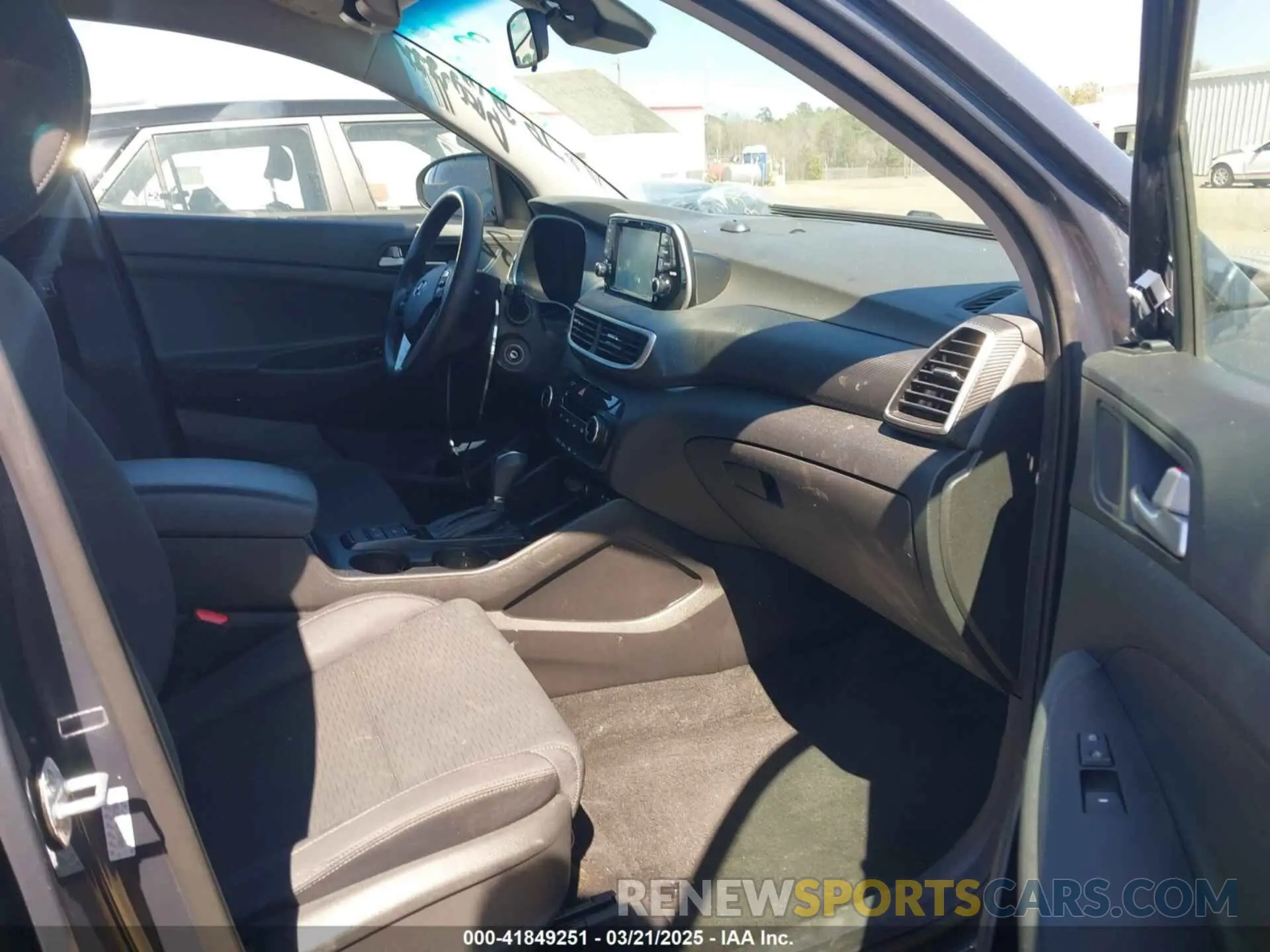 5 fotografías del automóvil dañado KM8J23A40KU894803 HYUNDAI TUCSON 2019