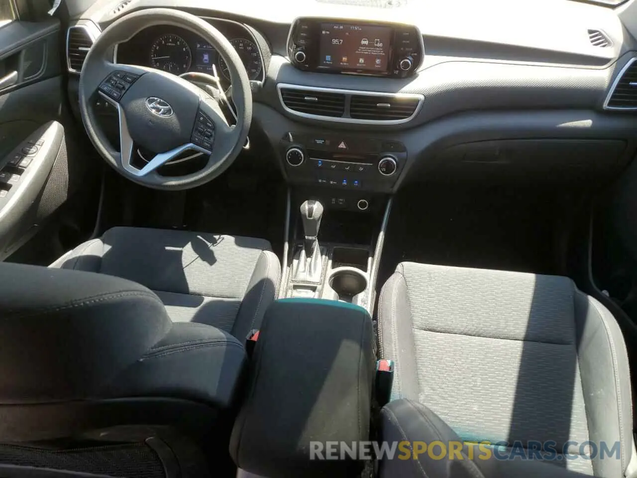 8 fotografías del automóvil dañado KM8J23A41KU860823 HYUNDAI TUCSON 2019