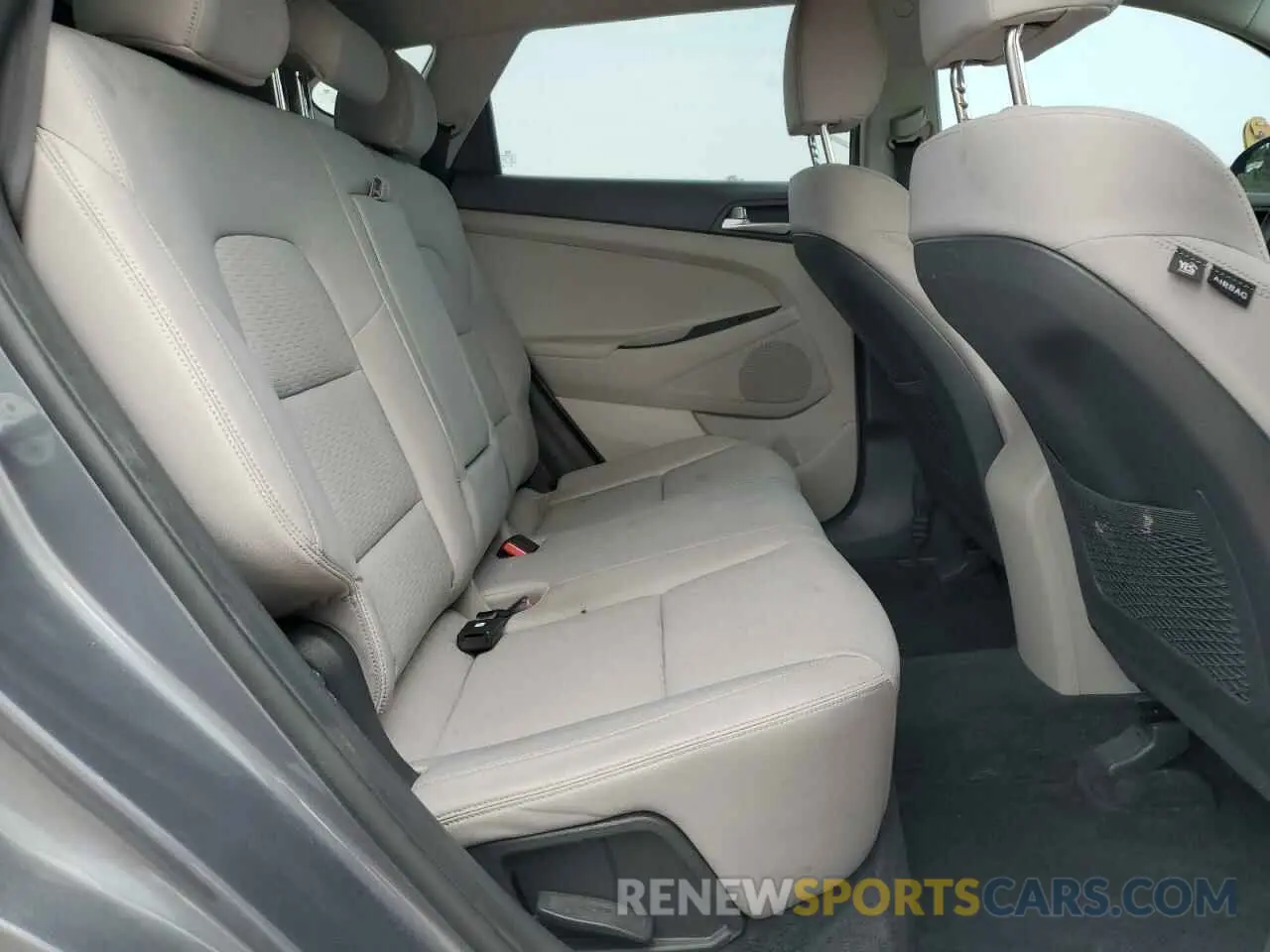 11 fotografías del automóvil dañado KM8J23A42KU059365 HYUNDAI TUCSON 2019