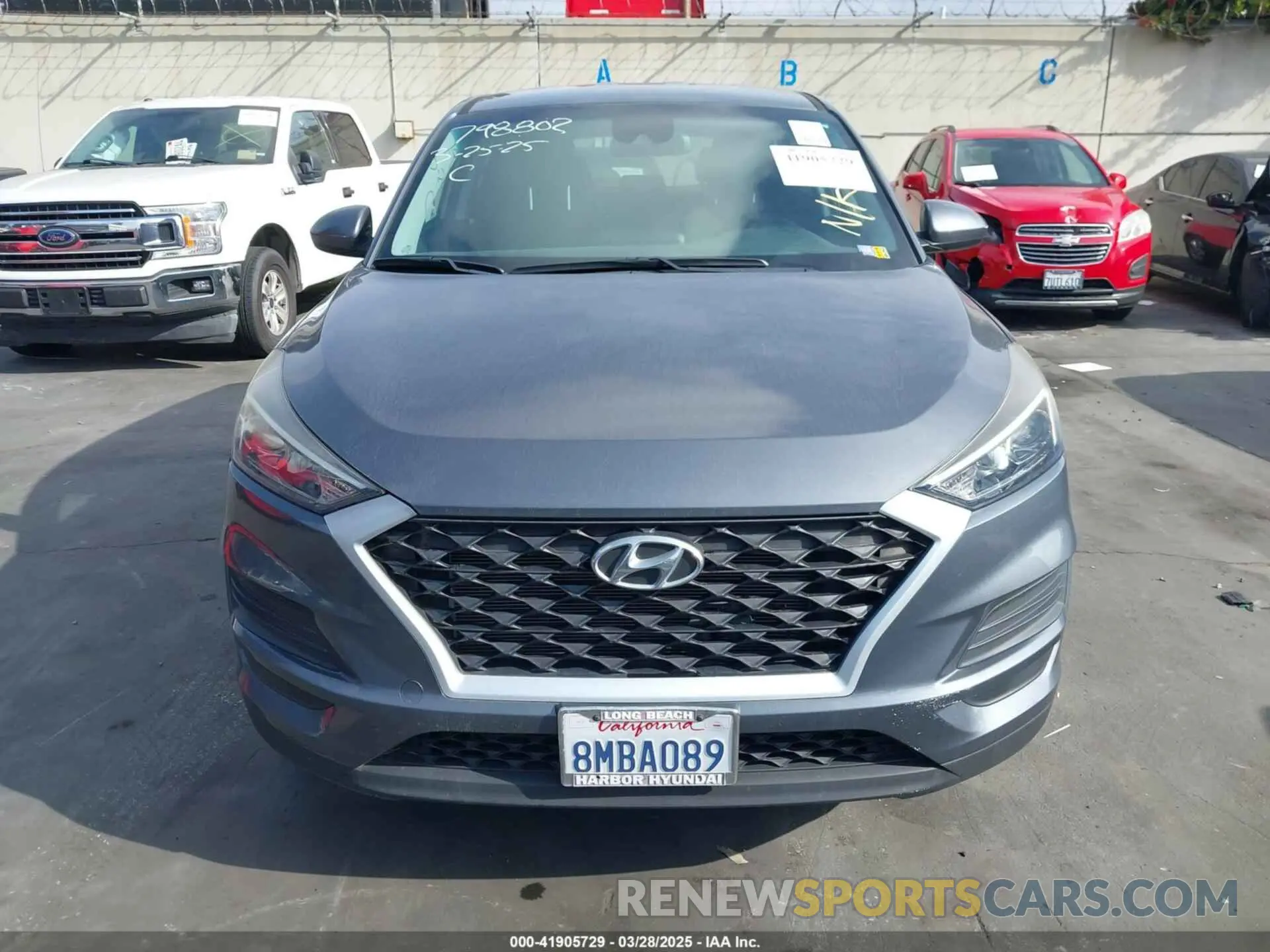 12 fotografías del automóvil dañado KM8J23A42KU079664 HYUNDAI TUCSON 2019