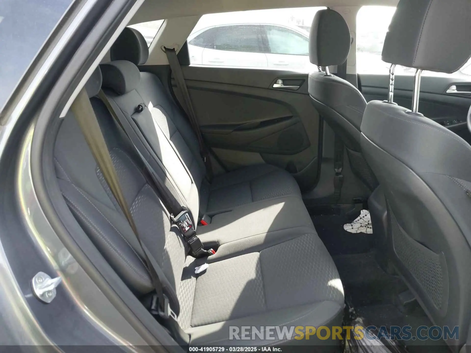 8 fotografías del automóvil dañado KM8J23A42KU079664 HYUNDAI TUCSON 2019