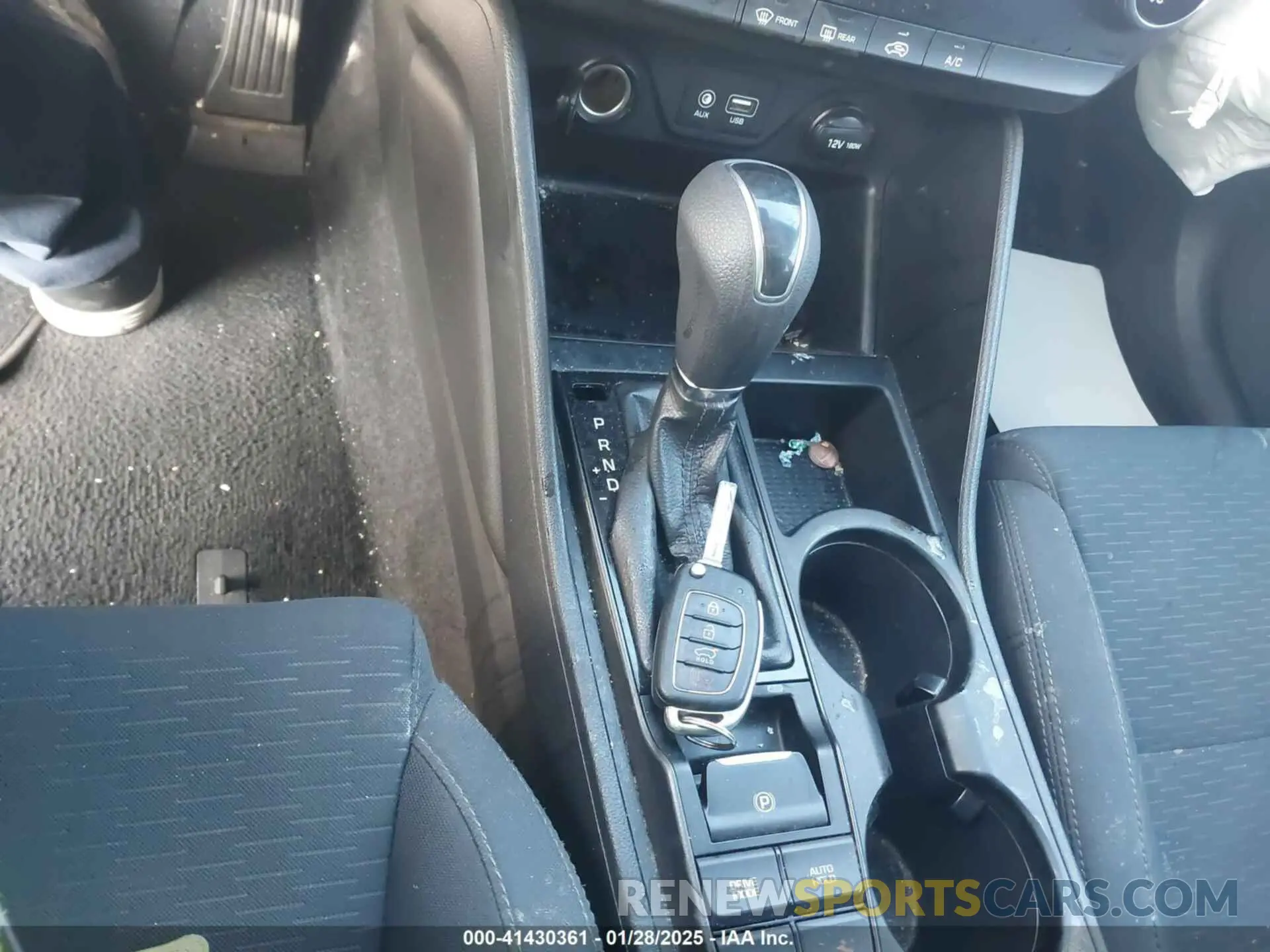 11 fotografías del automóvil dañado KM8J23A42KU947470 HYUNDAI TUCSON 2019