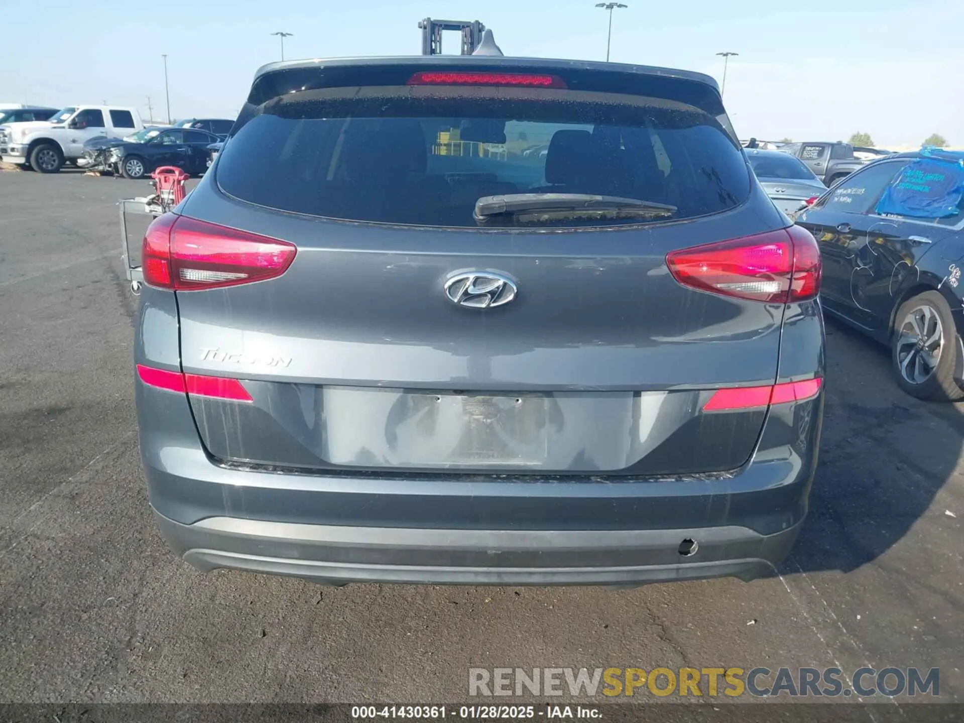 16 fotografías del automóvil dañado KM8J23A42KU947470 HYUNDAI TUCSON 2019
