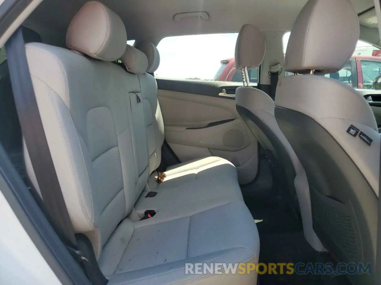 10 fotografías del automóvil dañado KM8J23A43KU925008 HYUNDAI TUCSON 2019