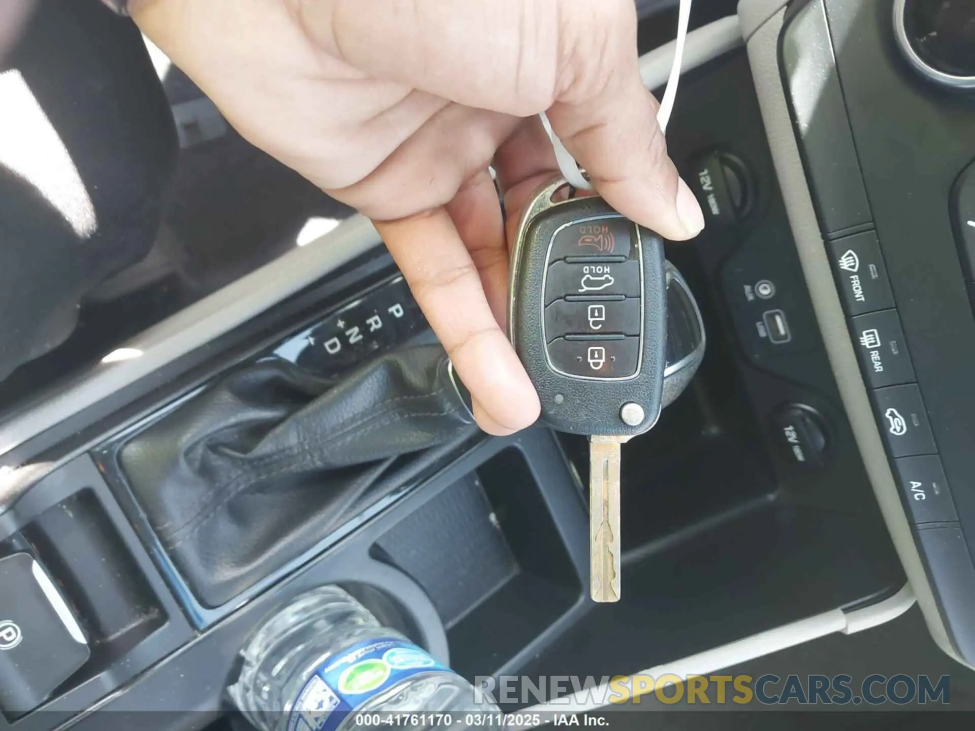 11 fotografías del automóvil dañado KM8J23A43KU951138 HYUNDAI TUCSON 2019