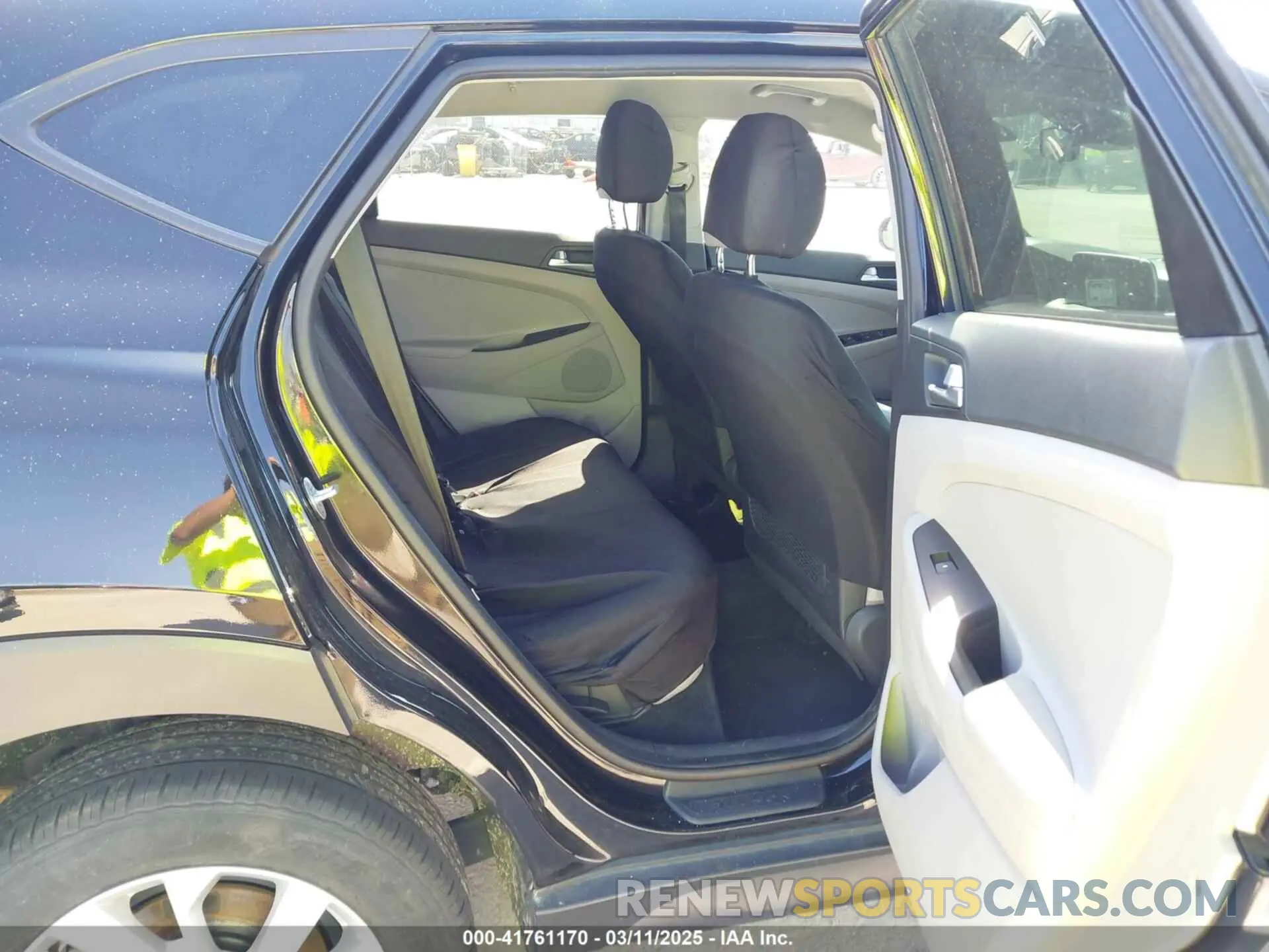 8 fotografías del automóvil dañado KM8J23A43KU951138 HYUNDAI TUCSON 2019