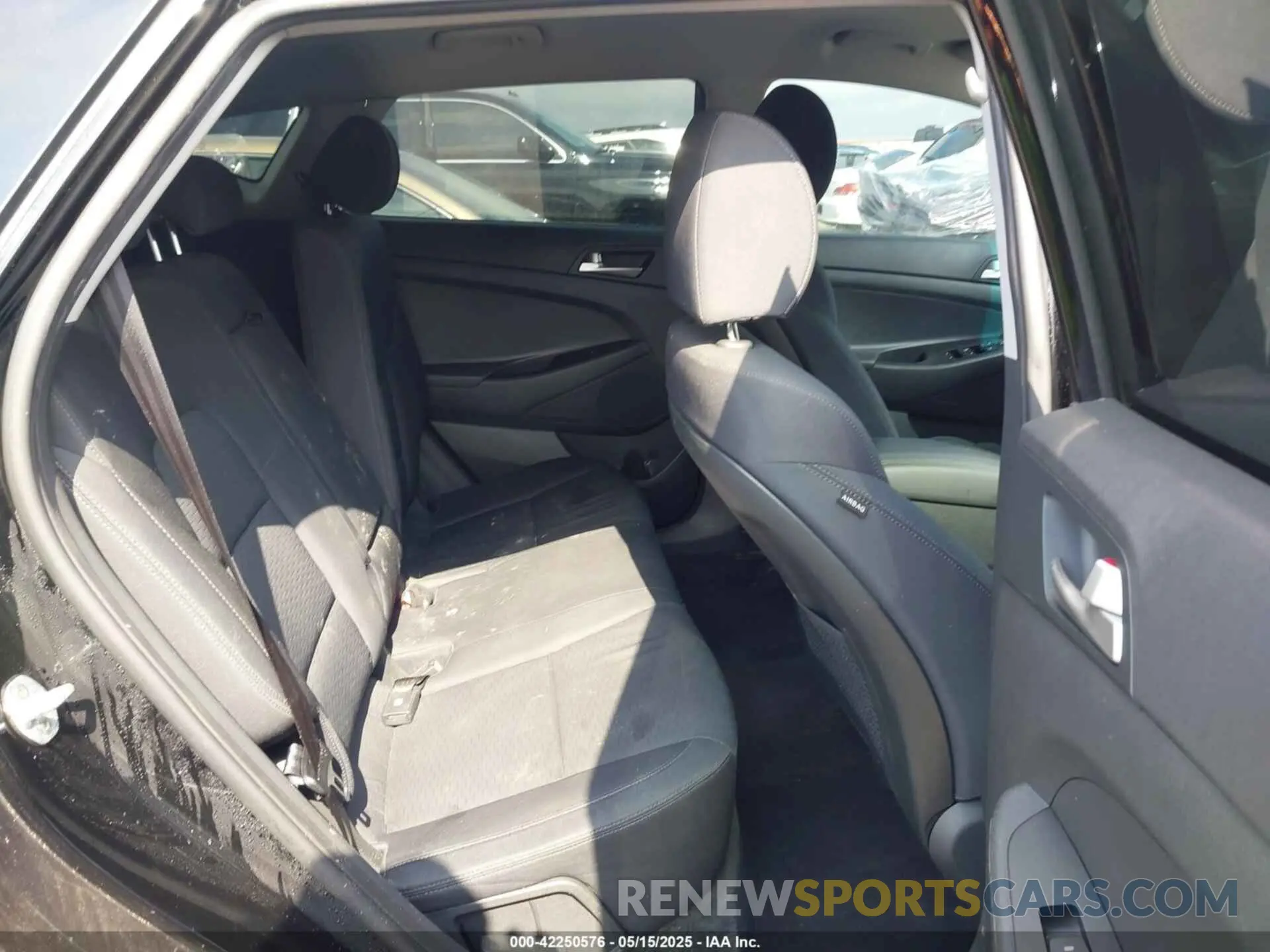 8 fotografías del automóvil dañado KM8J23A44KU055401 HYUNDAI TUCSON 2019