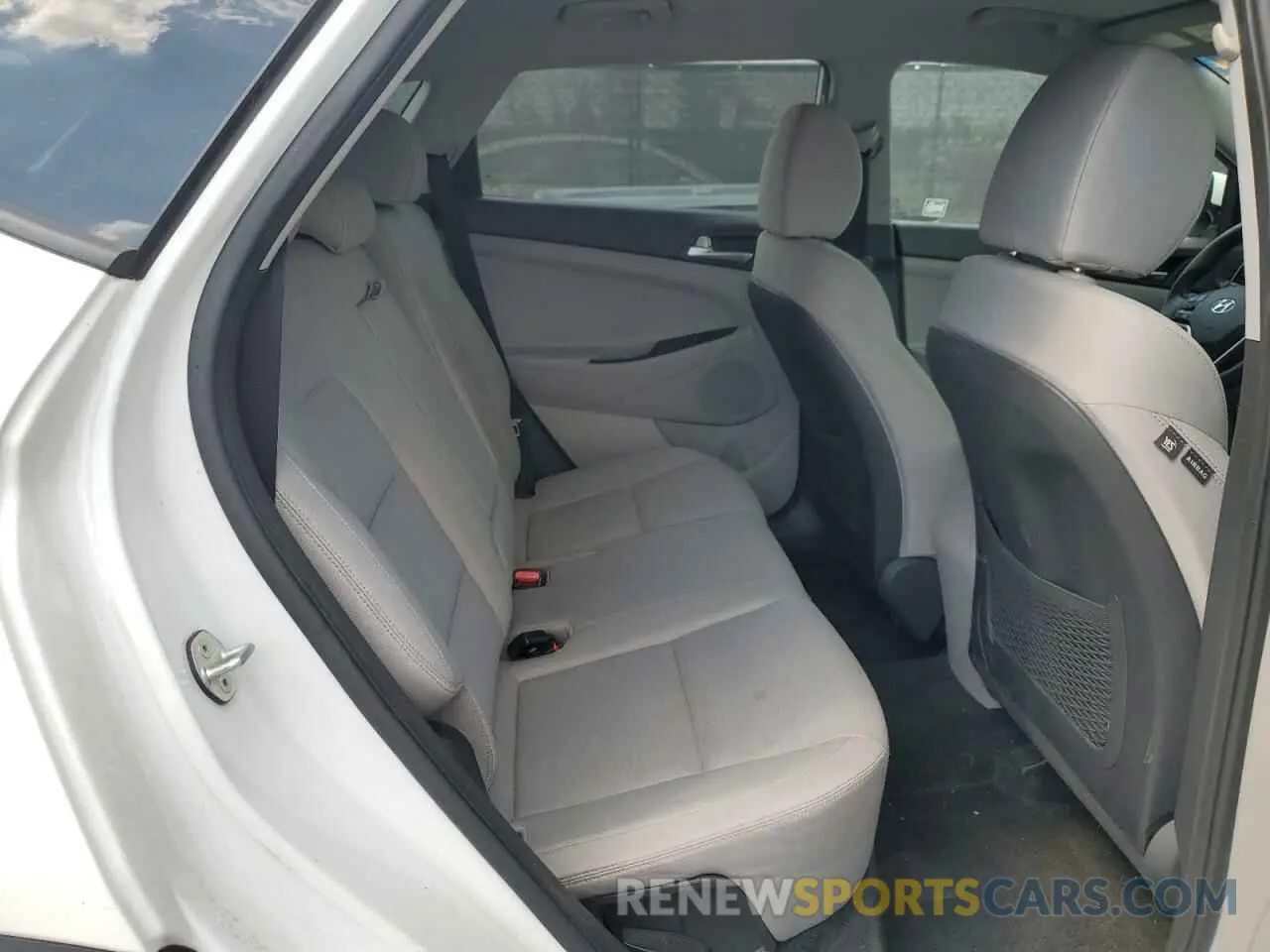 11 fotografías del automóvil dañado KM8J23A44KU872061 HYUNDAI TUCSON 2019